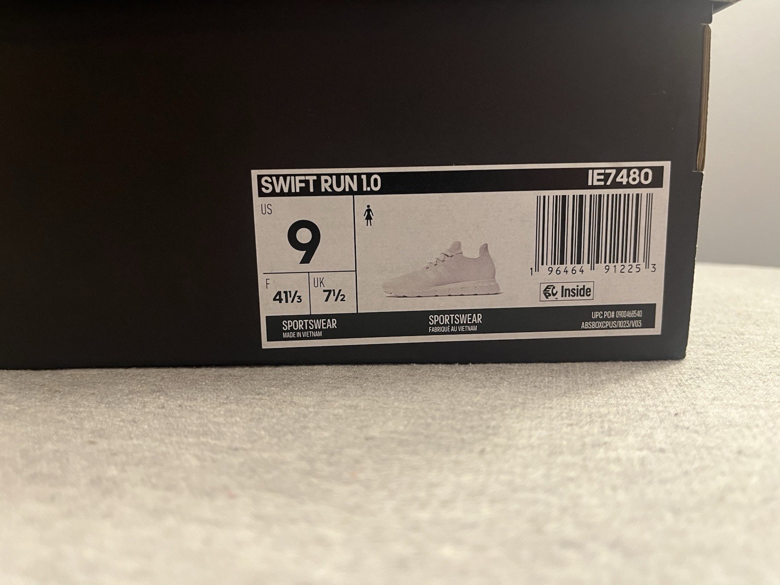 Adidas Swift Run 1.0 Cloud White Gold Women’s Running Shoe Size 9 (IE7480)