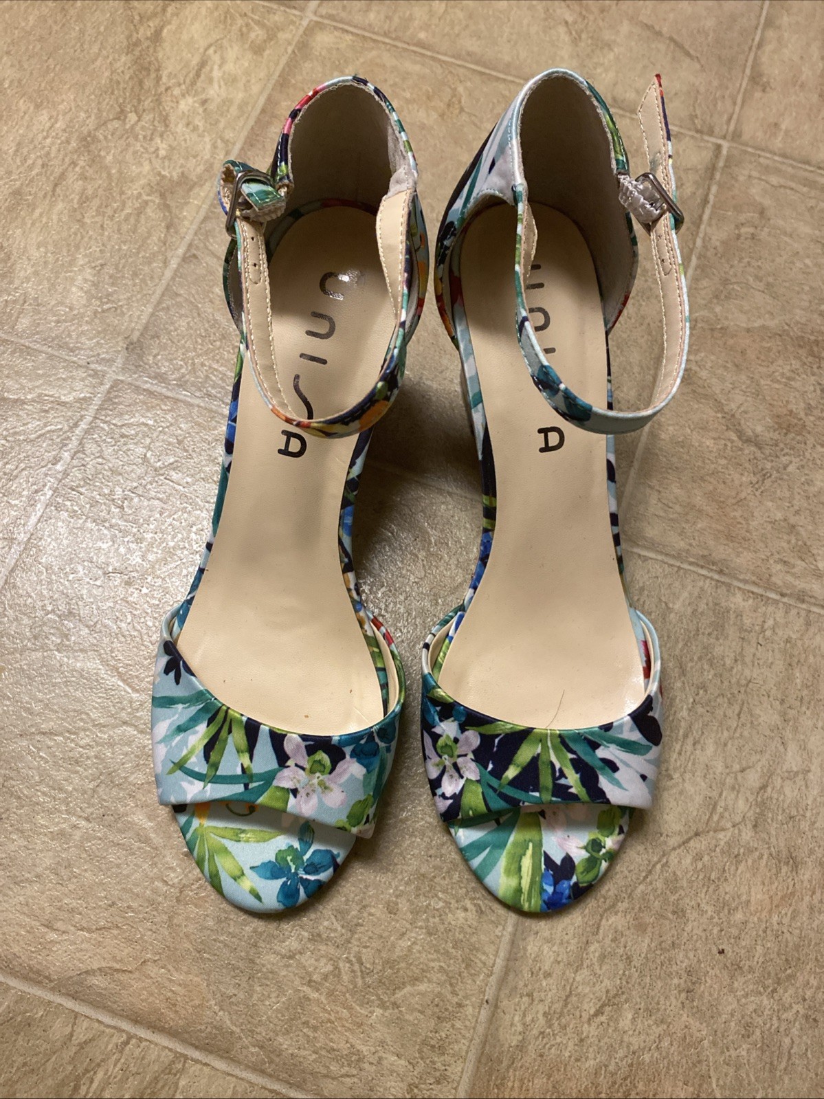 NEW Unisa Wedge Sandals Women (size 9M)