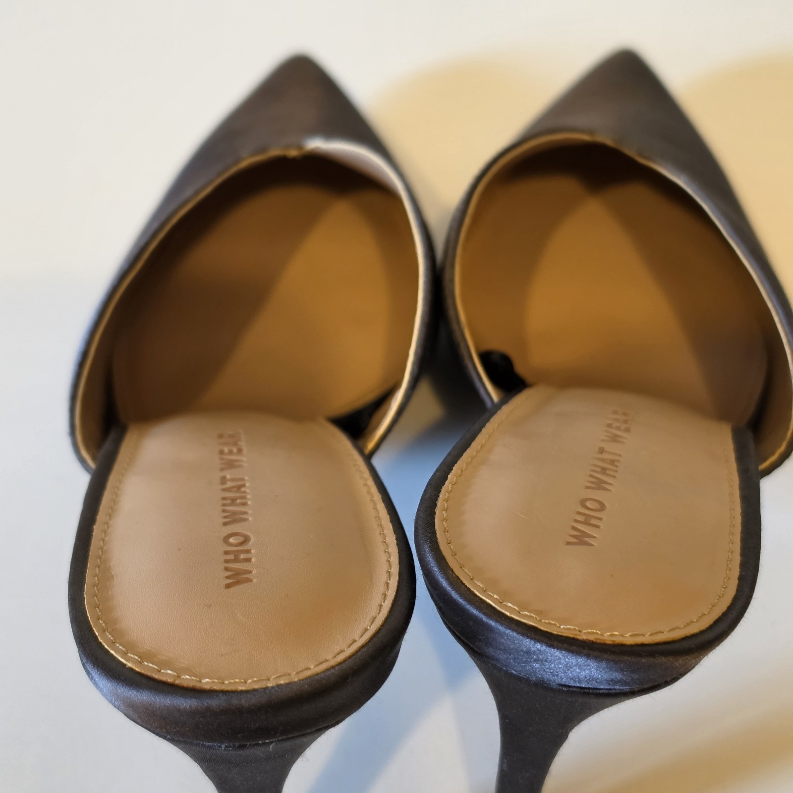 WHO WHAT WEAR Women’s Black Textile Mule Pointed Toe Slip On Heel US 9.5