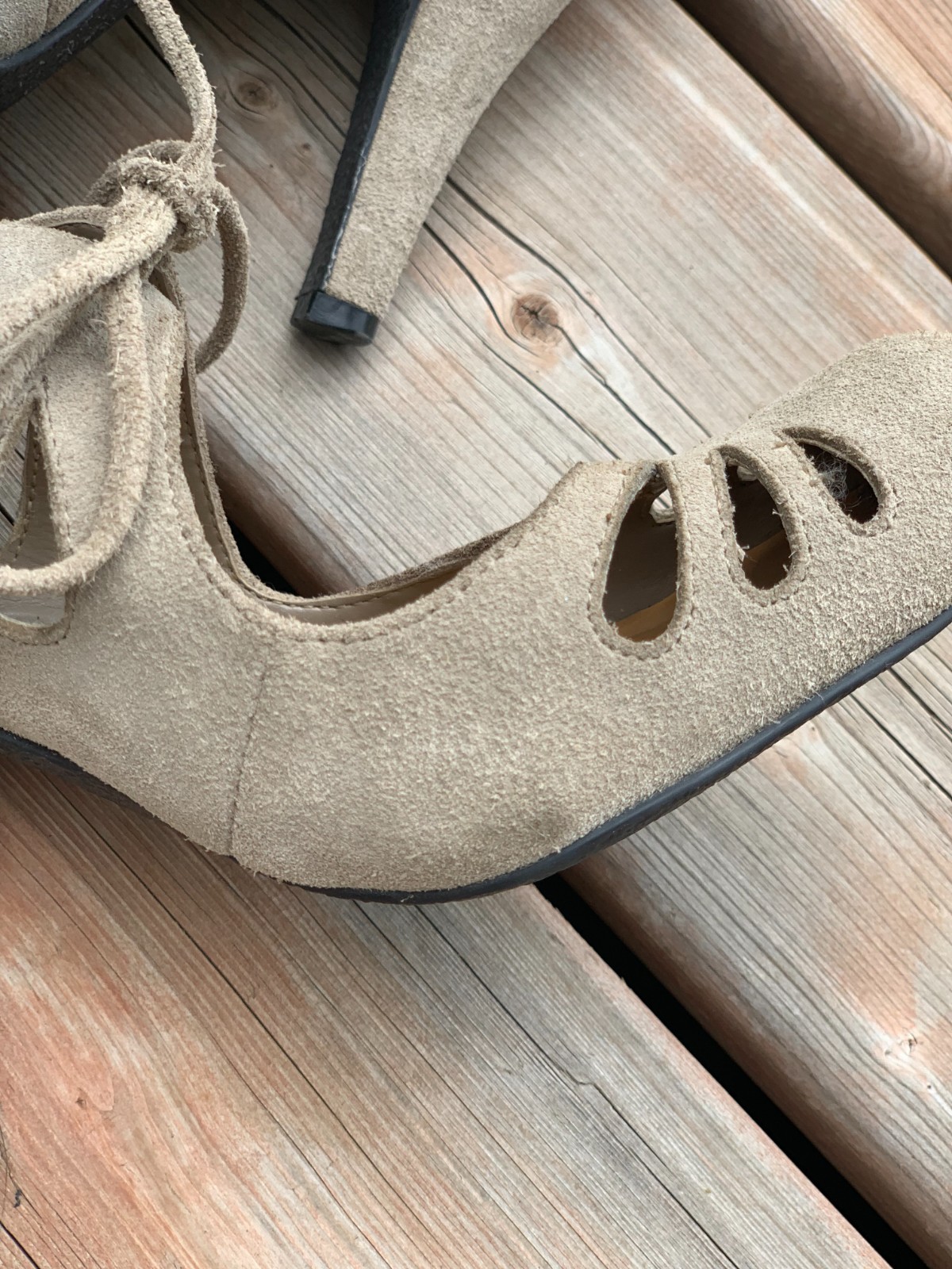Crown Vintage Mary Jane Pumps Shoes 8.5 Tan Suede Bruges Lace Up Cut Outs Boho