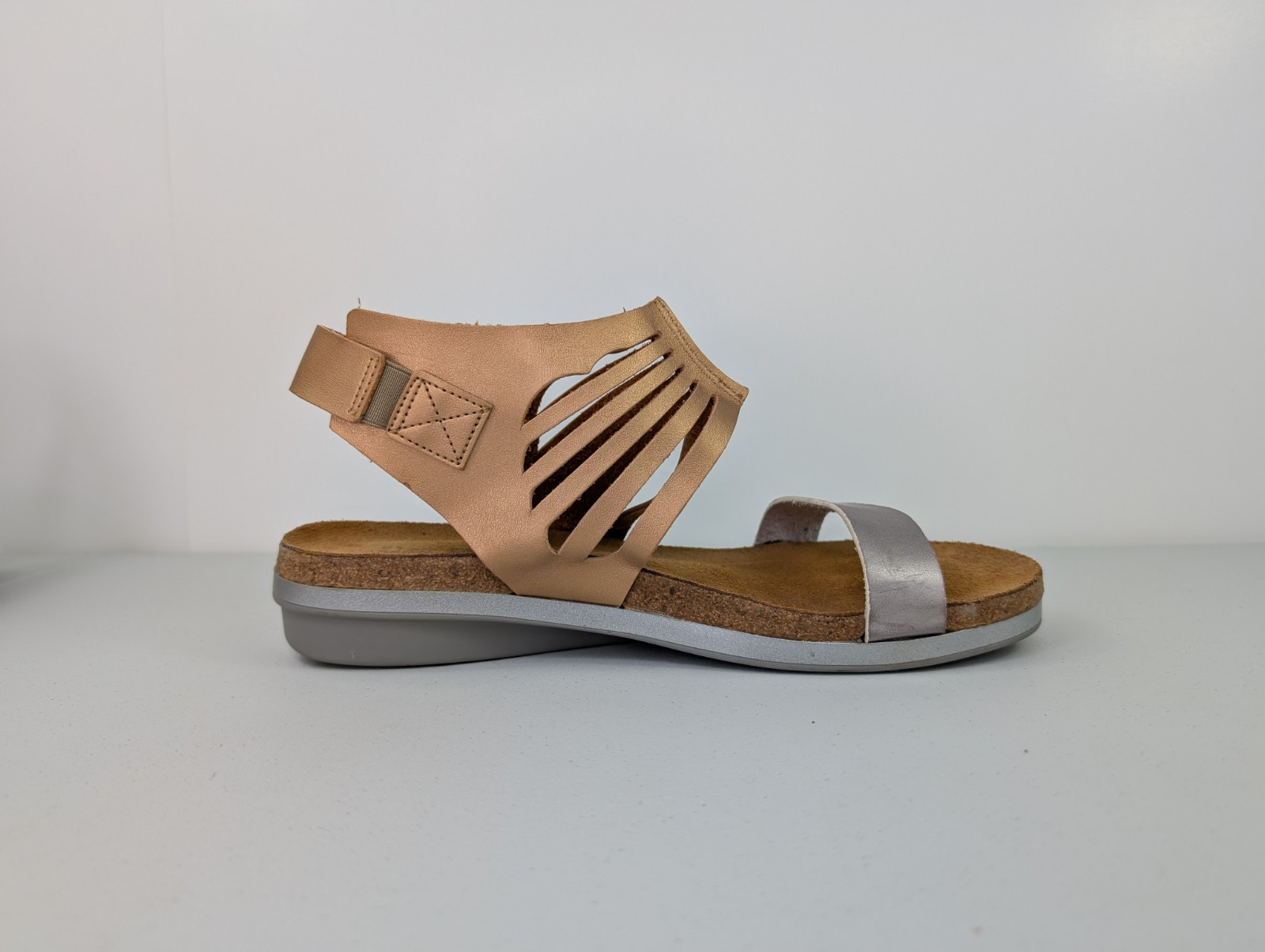 Naot Sandals Womens 39 US 8 Ankle Back Strap Hook Loop Open Toe Comfort Shoe