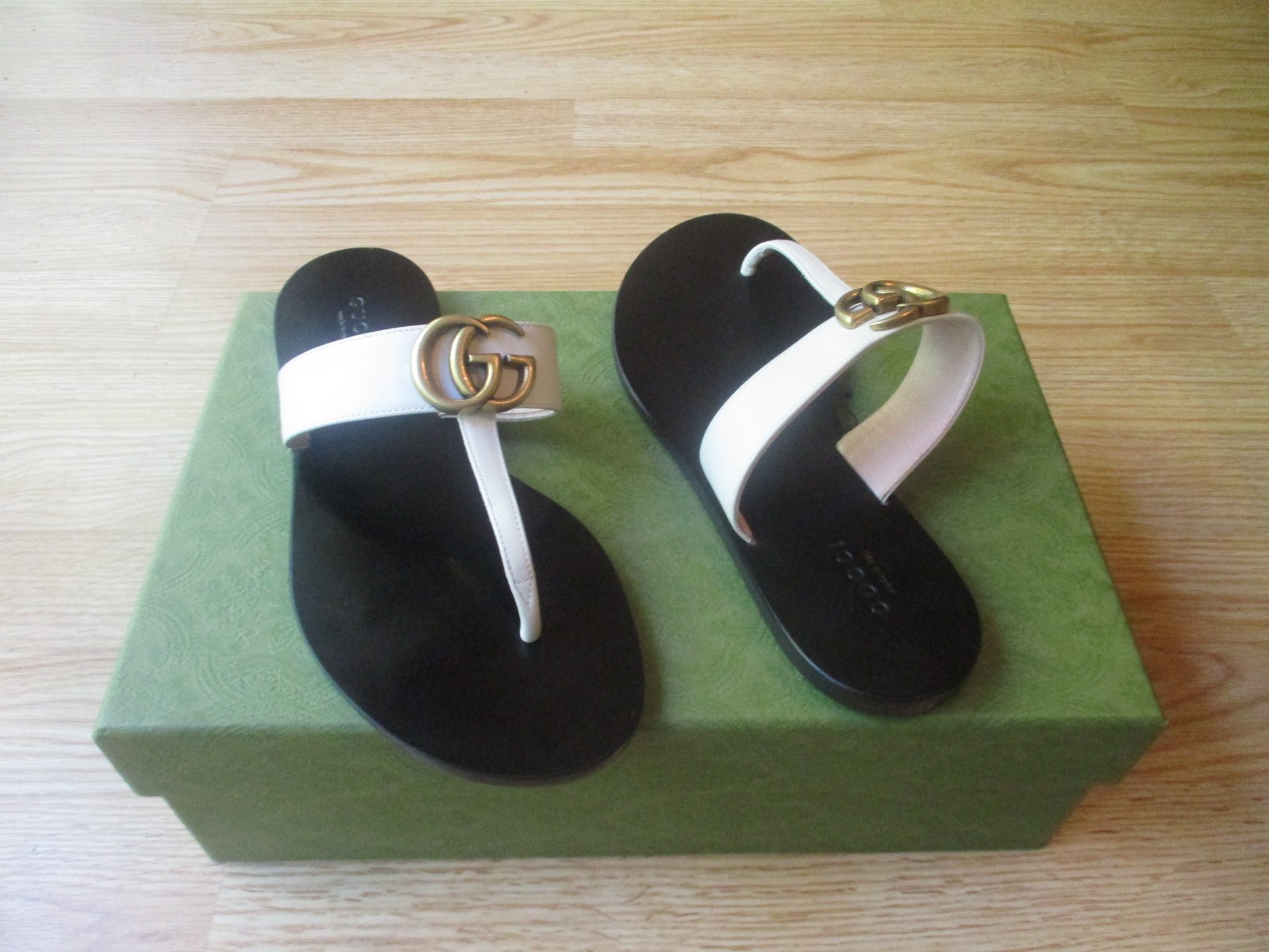 $680 Gucci Double GG Marmont T Strap Thong Slip On Sandals Cream 36.5 US 6.5 NEW