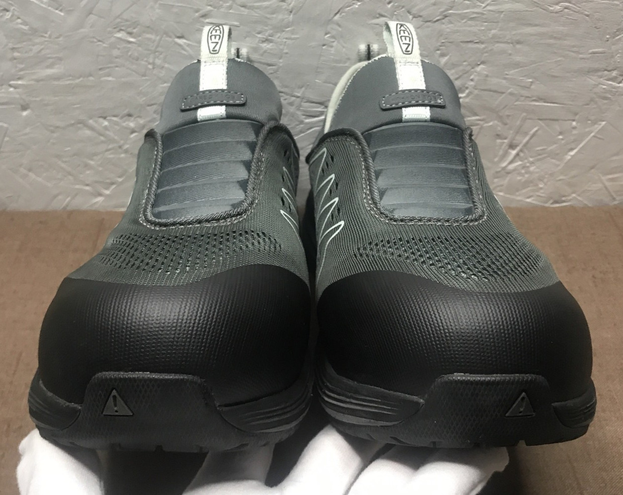 *See Description Keen Vista Energy Shift Women’s Carbon Toe Work Shoes Gray 9M