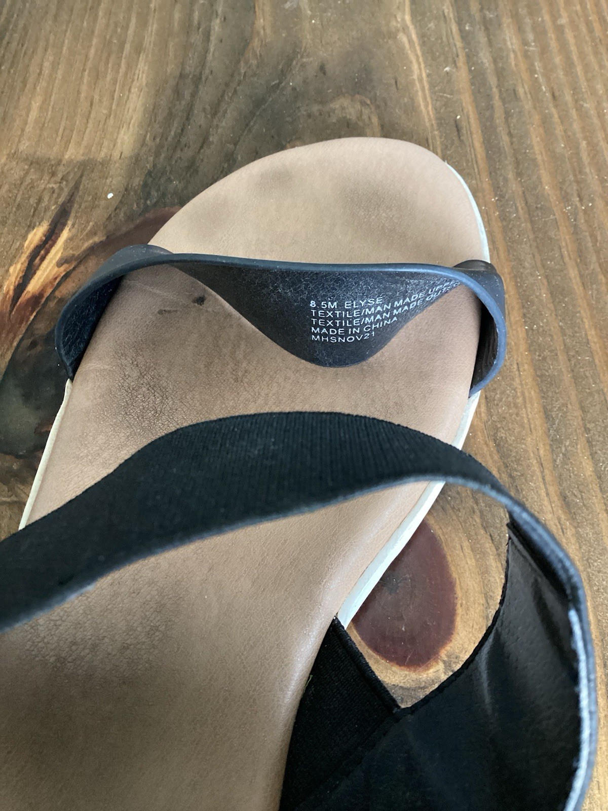 Kensie Everlee XOXO Sandals are designed for comfort with a sporty aesthetic 8m