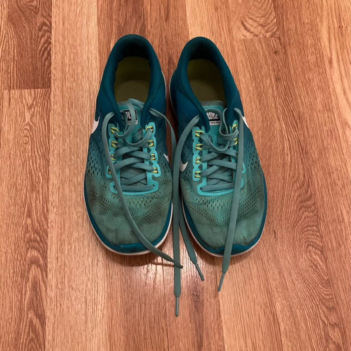 Nike Teal Low Top Lace-Up Athletic Sneakers Solid Style Code 831857-300 2016