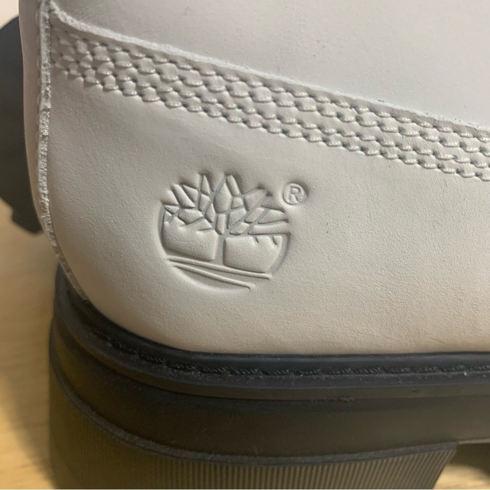 Timberland Sky 6 Inch Women’s Size 10M Beige/Black Clunky Lace Up Boots A5RSV