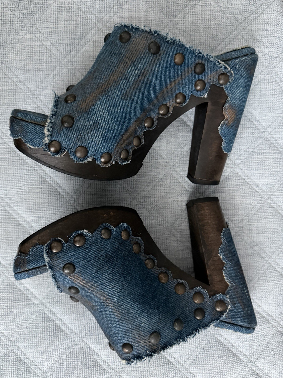 EUC Stuart Weitzman Pearl Studded Denim Blue Jean Slides OPEN TOE Wood Heels 6