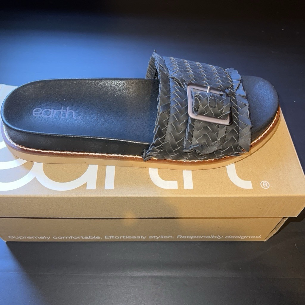 Earth Women’s Black Woven Buckle Logo Slide Sandals Slip On Casual US 8.5