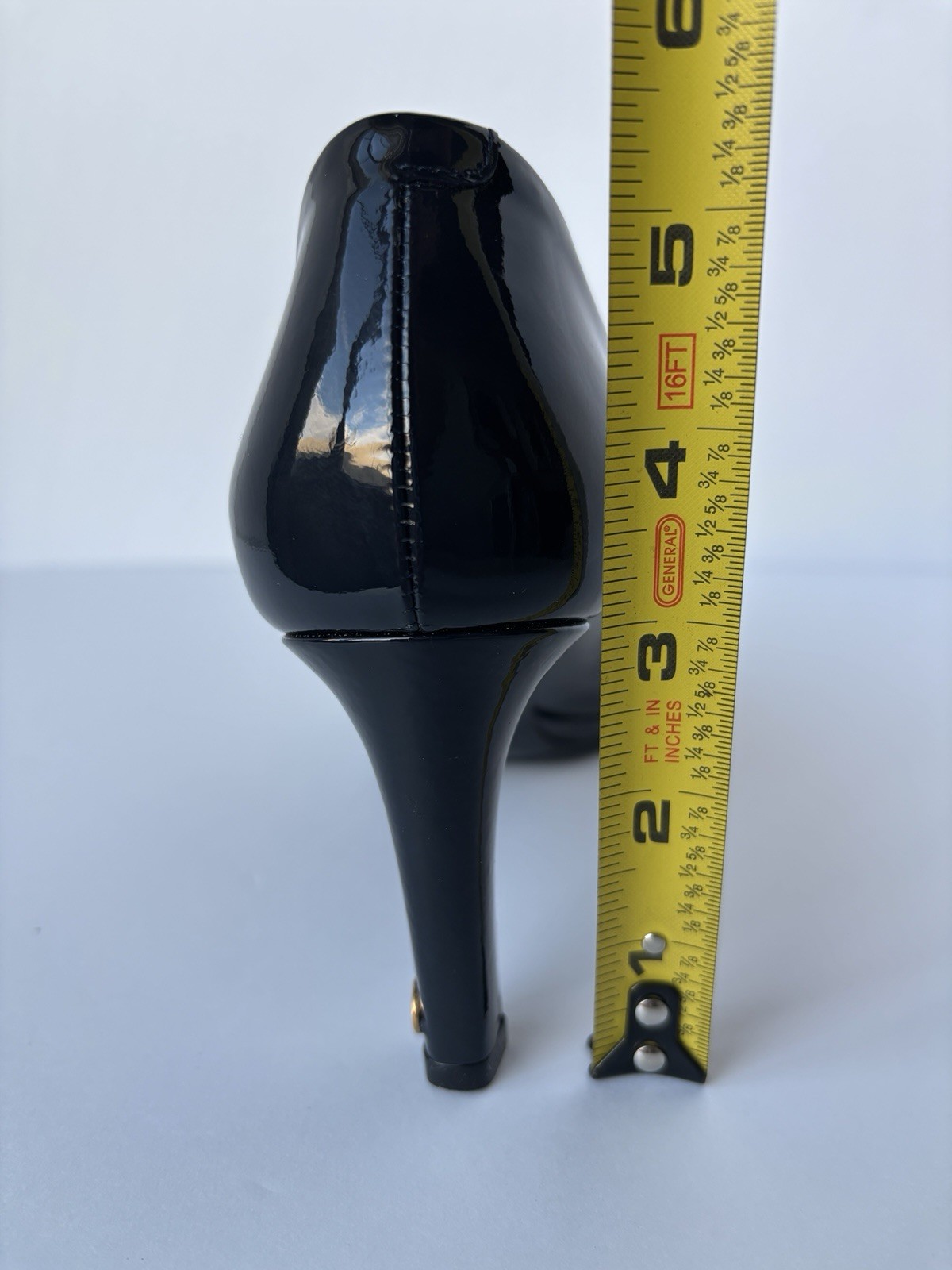 Gucci Dark Navy Patent Leather Round Toe Stiletto Pumps US 6 EU 36 GG Heel