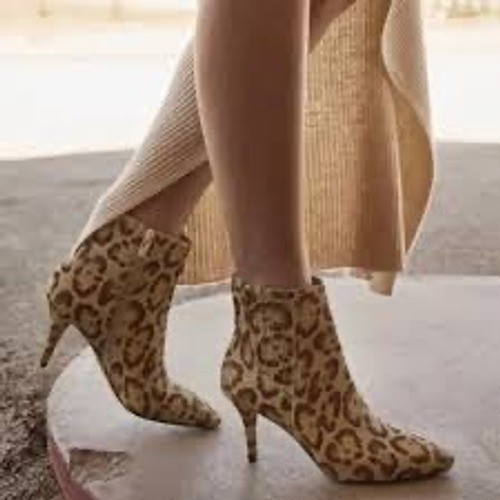 Vince Camuto Ambind Bootie 7.5 Tan Leopard Calf Hair Pointed Toe Ankle Boots