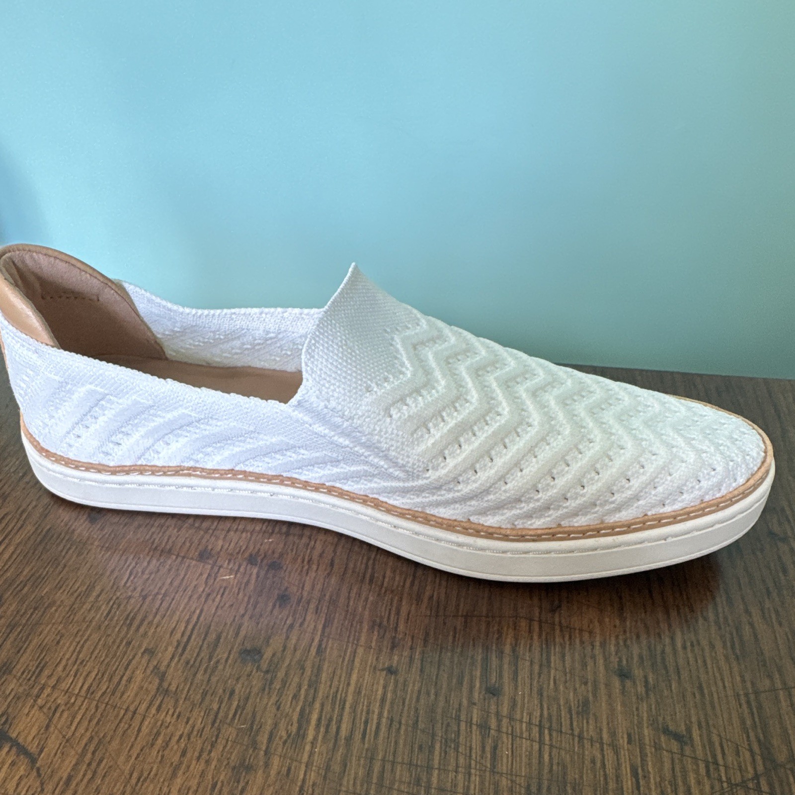 UGG Women’s Sammy 1102560 Chevron Knit Slip-On Sneakers US 7.5 EU 38.5