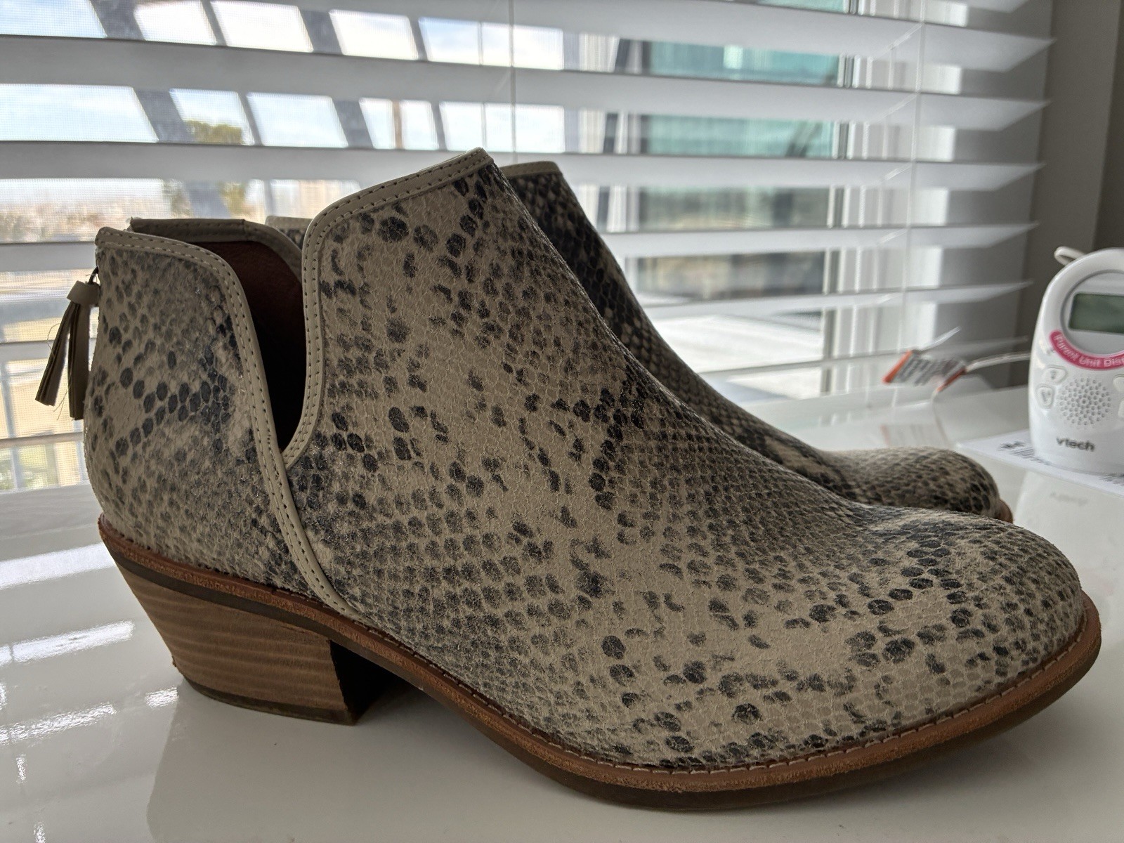 Sofft Snake Print Ankle Booties – Women’s Size 11 – Cream and Gray