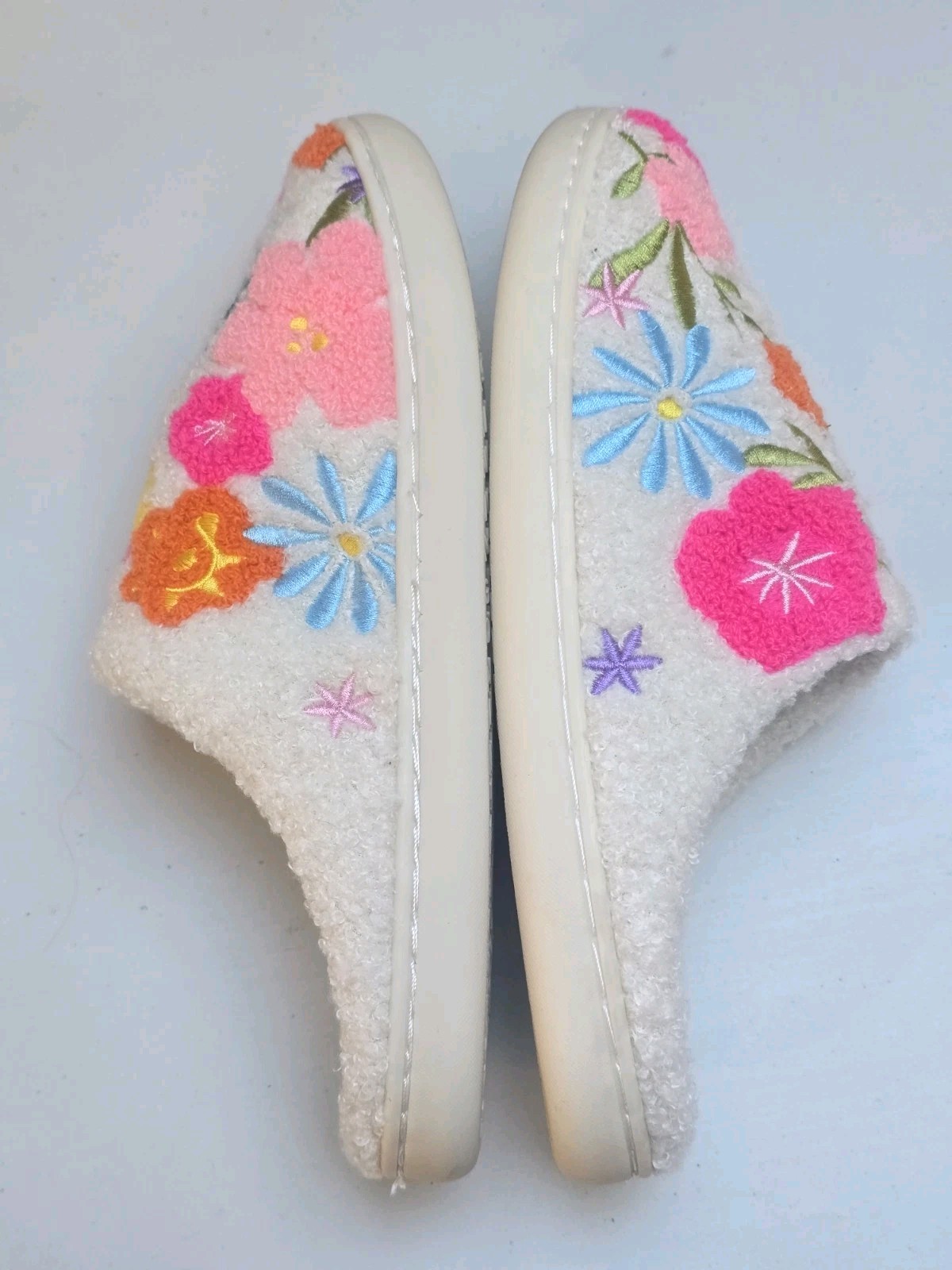 Flowers in Bloom Indoor/Outdoor Cozy Slippers Unisex M/L 9-12 Living Royal