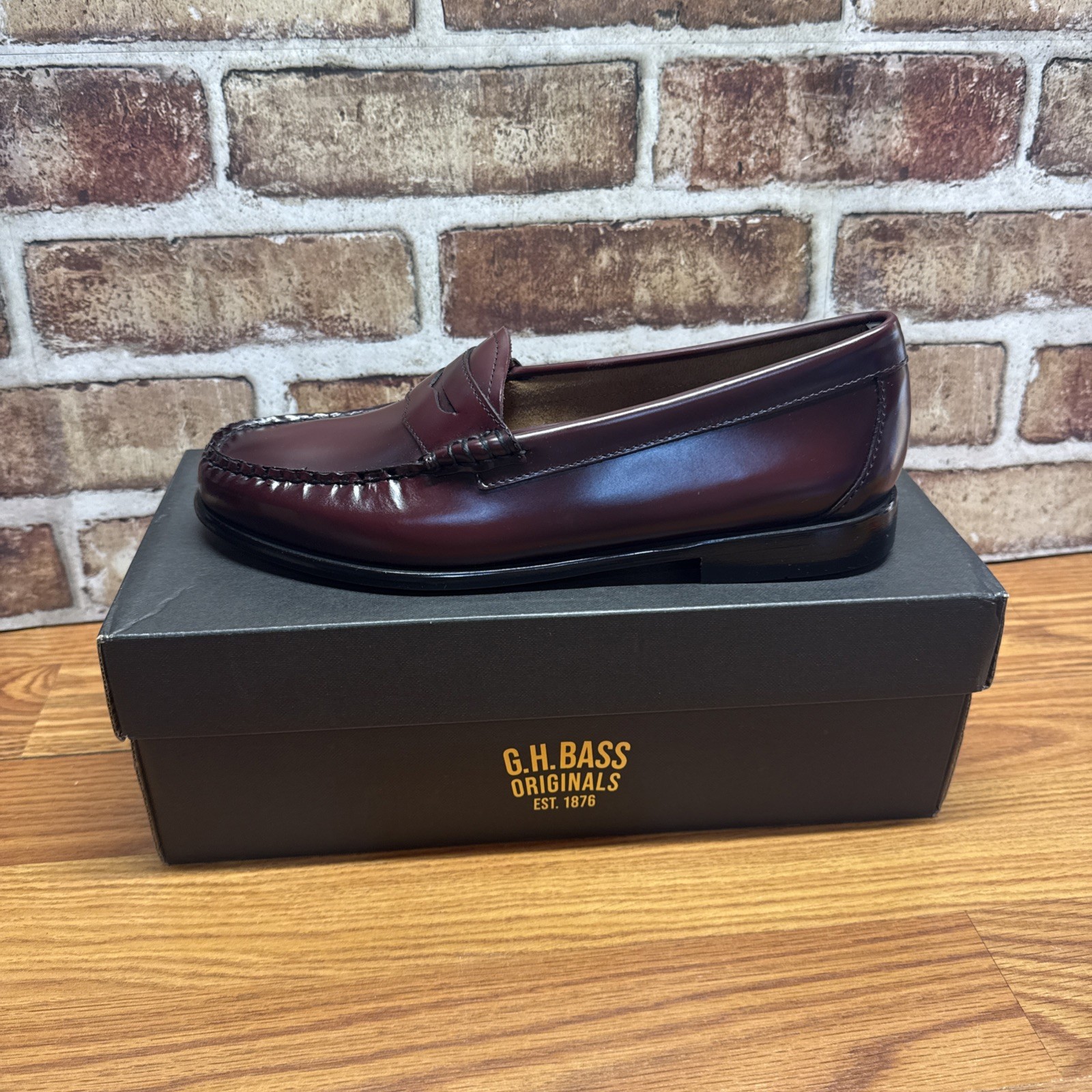 New GH Bass Women’s Whitney Weejuns Penny Loafers Size 9.5 M