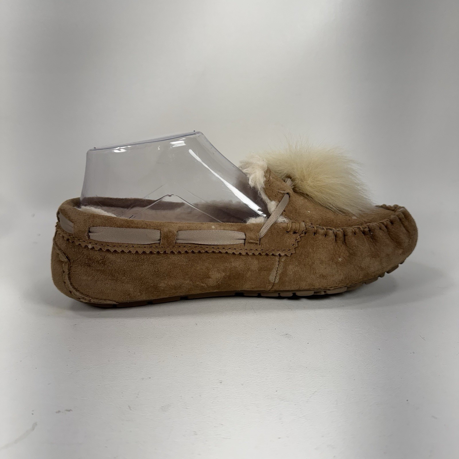UGG Australia Dakota Pom Pom Light Tan Moccasin Slipper Women’s Size 6 1019015