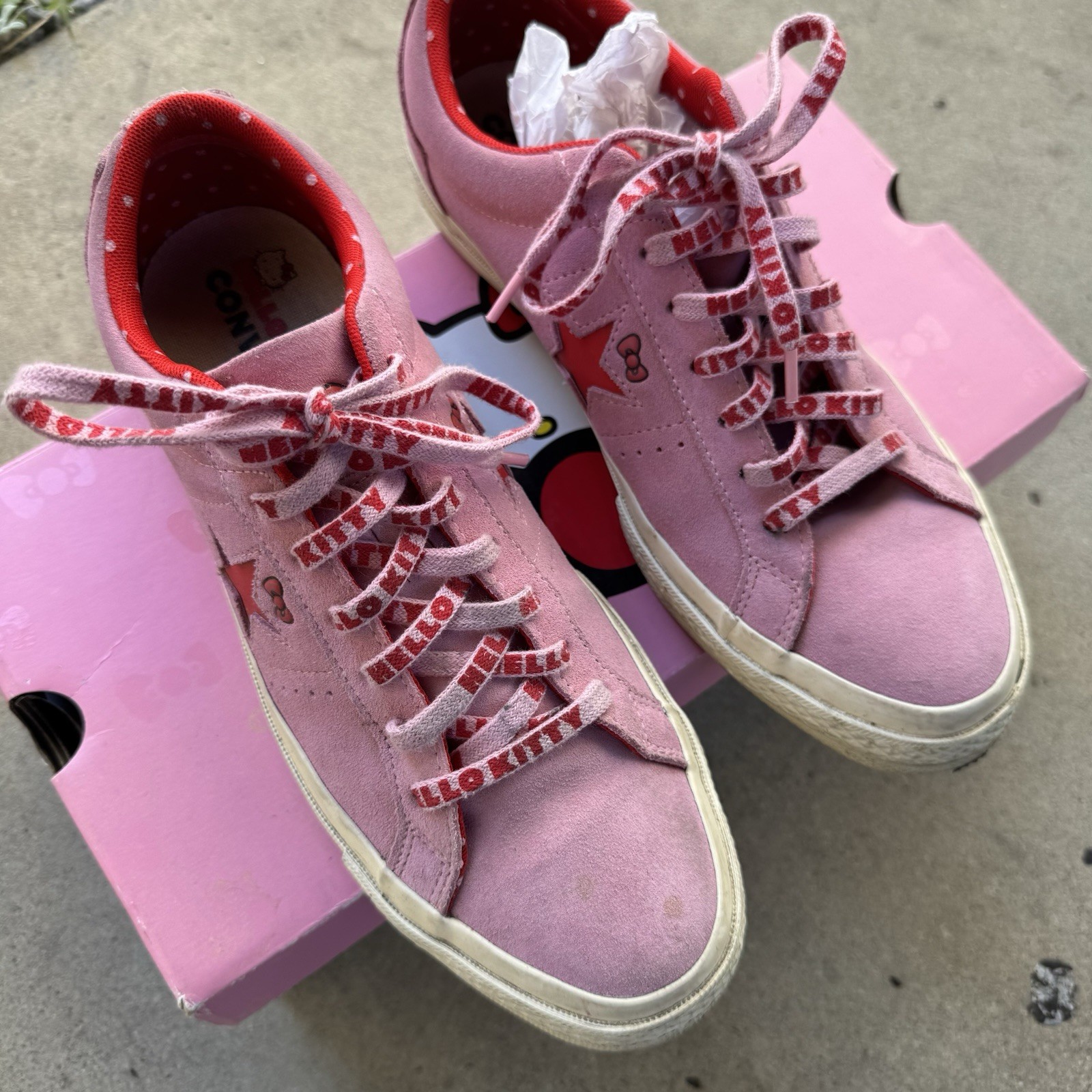 Converse One Star Hello Kitty Pink Low Top Suede Sneakers men’s 9/ Women’s 11