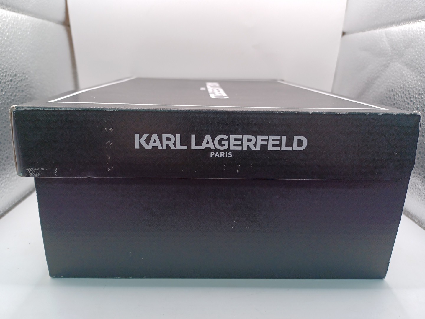 NEW Karl Lagerfeld Paris Meade Lace Up Sneakers Womens Size 8.5 US