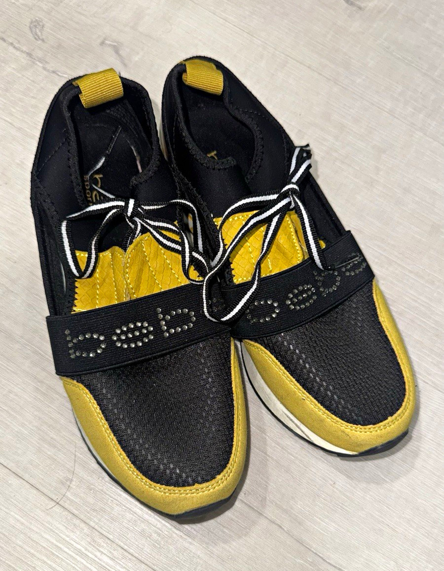 bebe Black/Yellow Low Top Lace-Up Athletic Sneakers with Animal Print