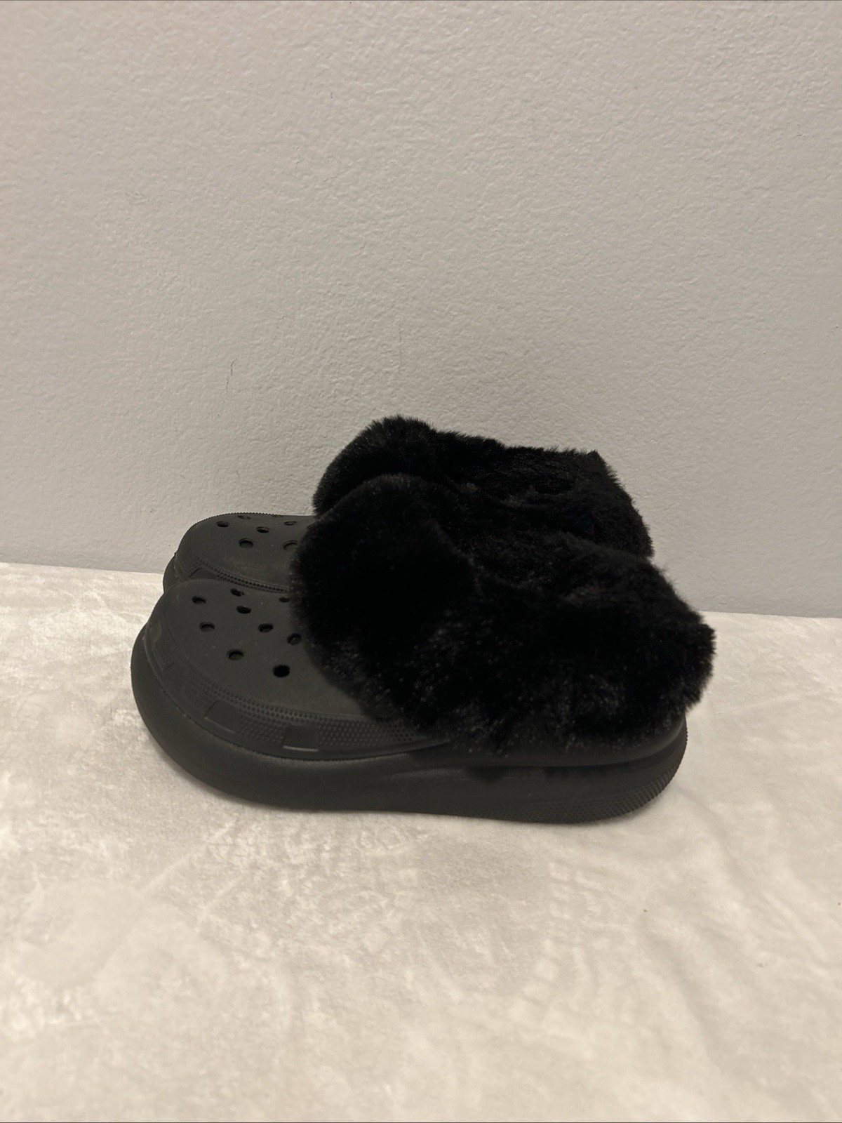Crocs Furever Crush Lined Platform Clog Black Faux Fur Women’s 7 Men’s 5