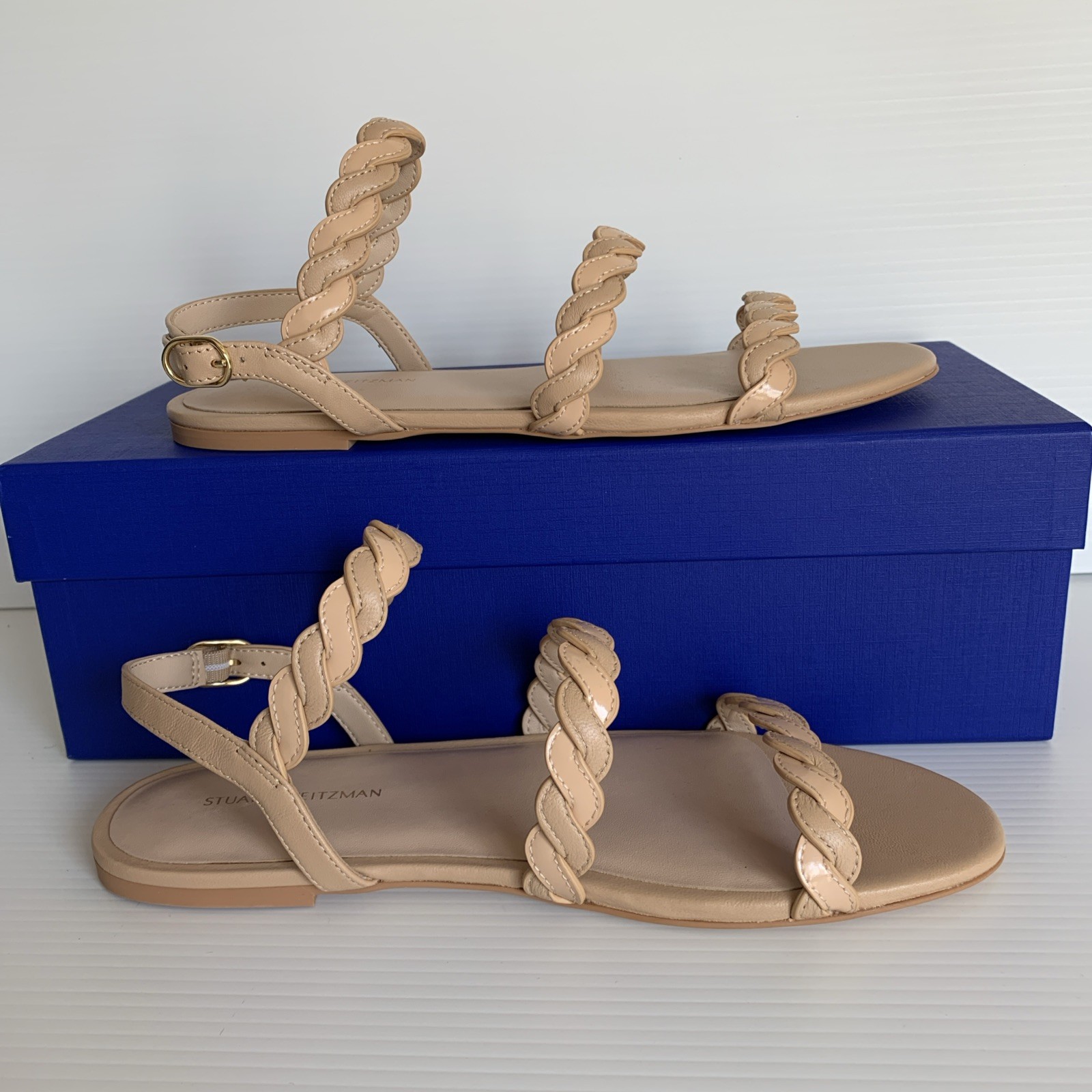 Womens Stuart Weitzman Sz 7M (37.5) Twistie Flat Sandal Golden Beige MSRP $425