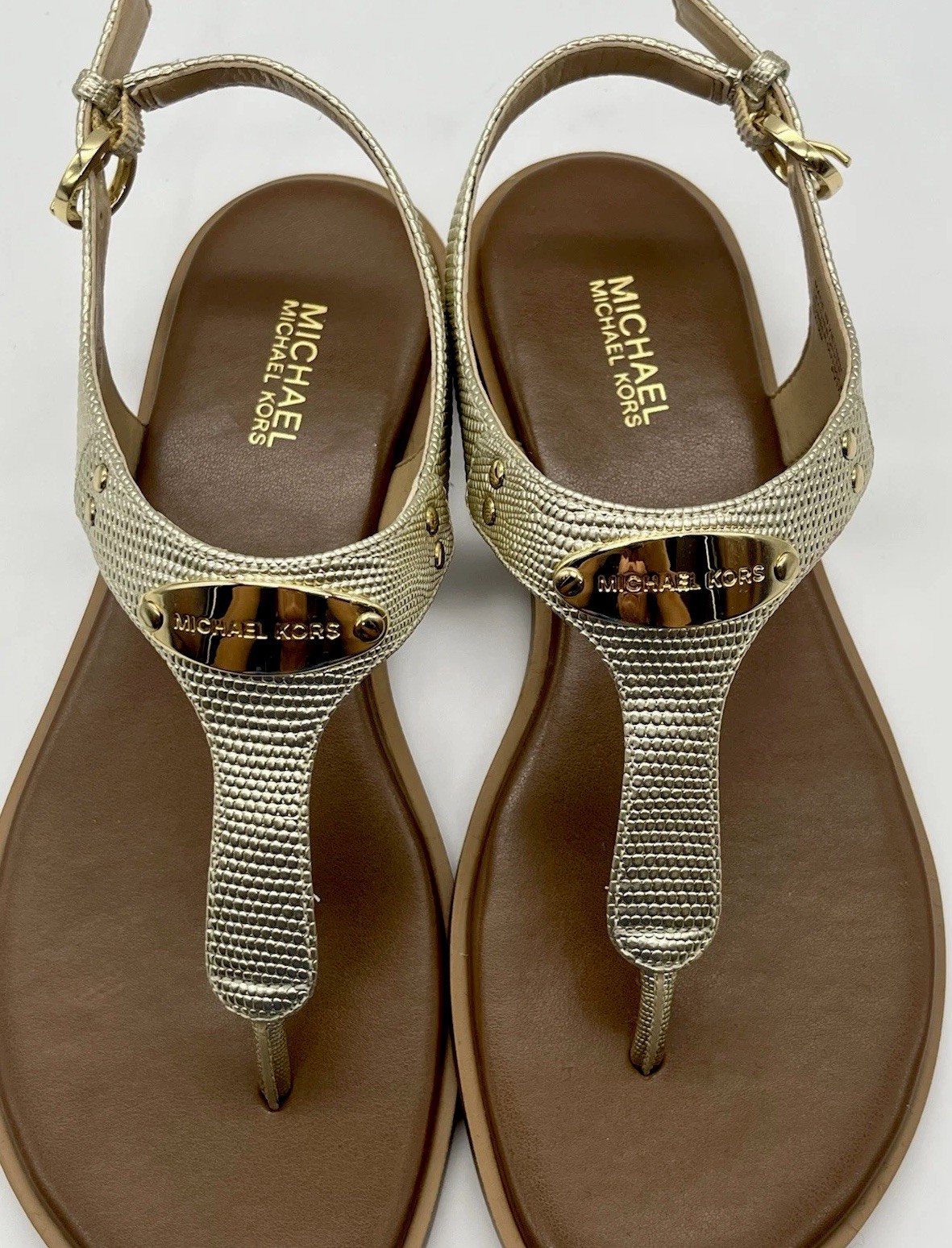 Michael Kors womens Mk Plate Thong Pale Gold zise 6
