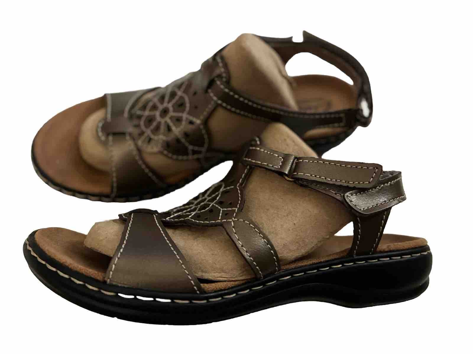 New Ladies Clarks Bendable Leather Sandals, Taupe Beautiful Color, 11 M Classy