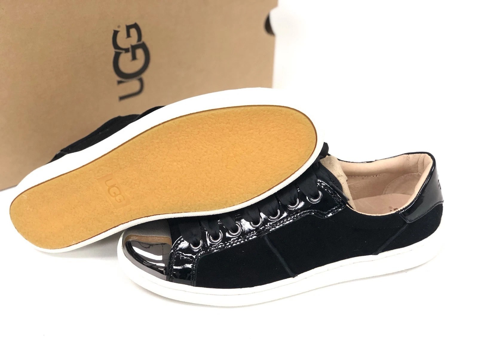 UGG Women’s EVANGELINE BLACK 1092533 Casual Fashion Chrome Toe Sneaker Size 7