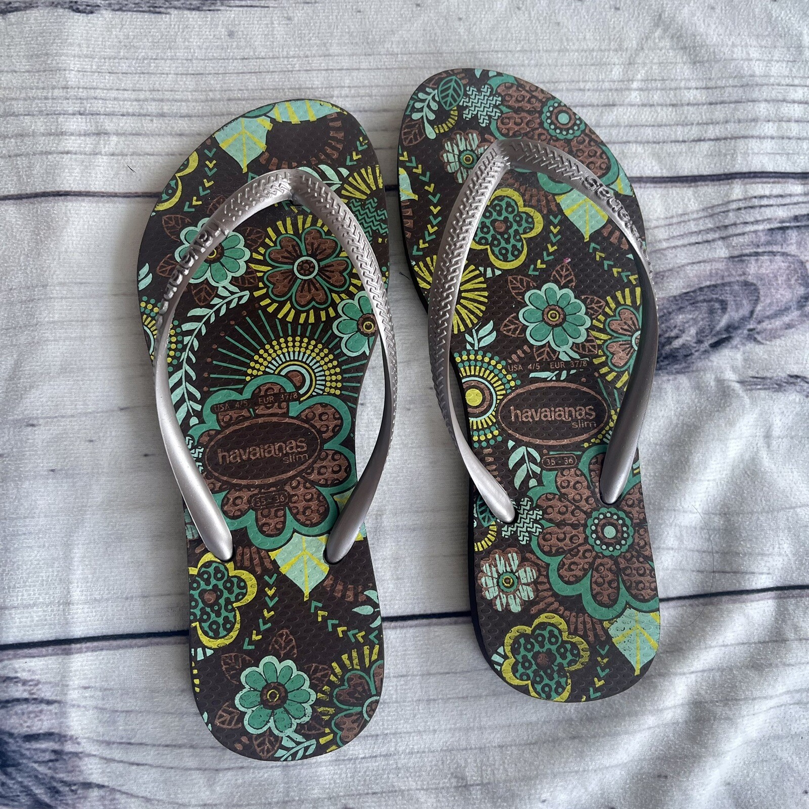 EUC Havaianas Flip Flops Slim Floral 35/36 USA 4/5 But Fits like size 6.5**