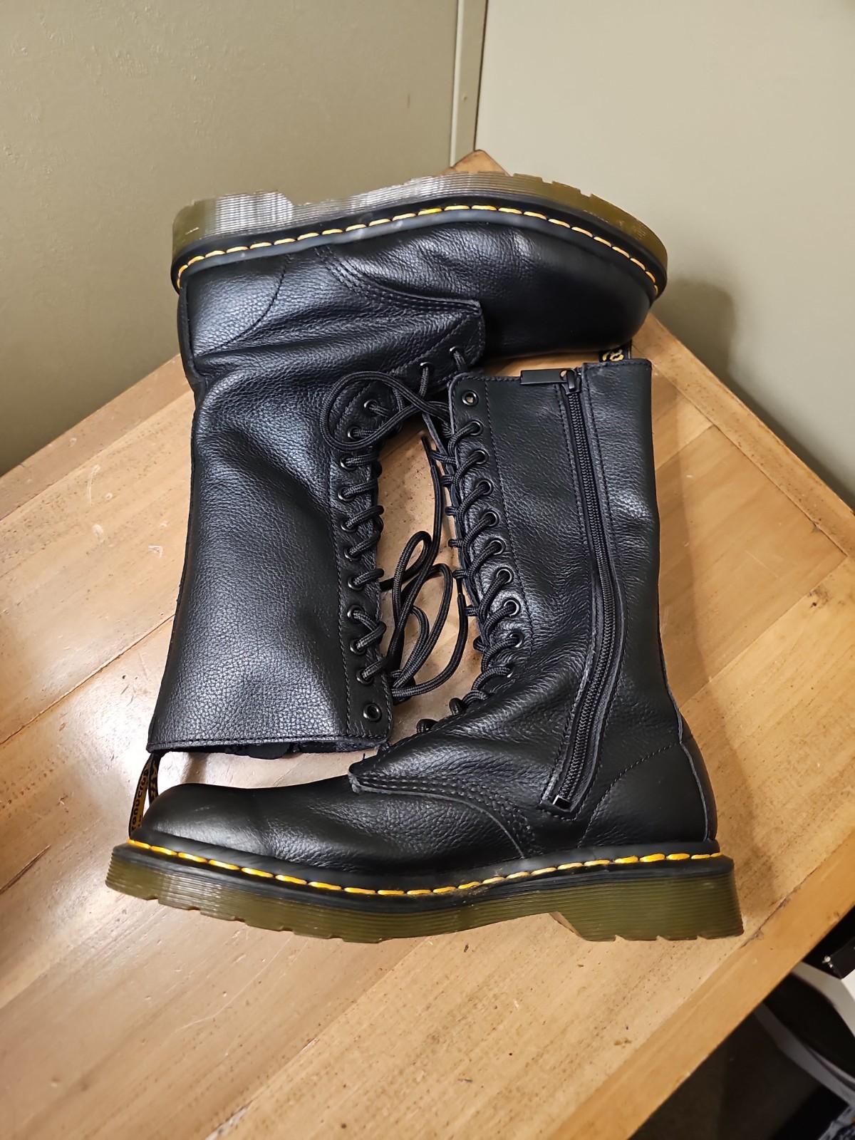 Dr. Martens 1B99 Lace Up/Side Zip 14 Eye Black Leather Boots Womens US 8 (NJ004)