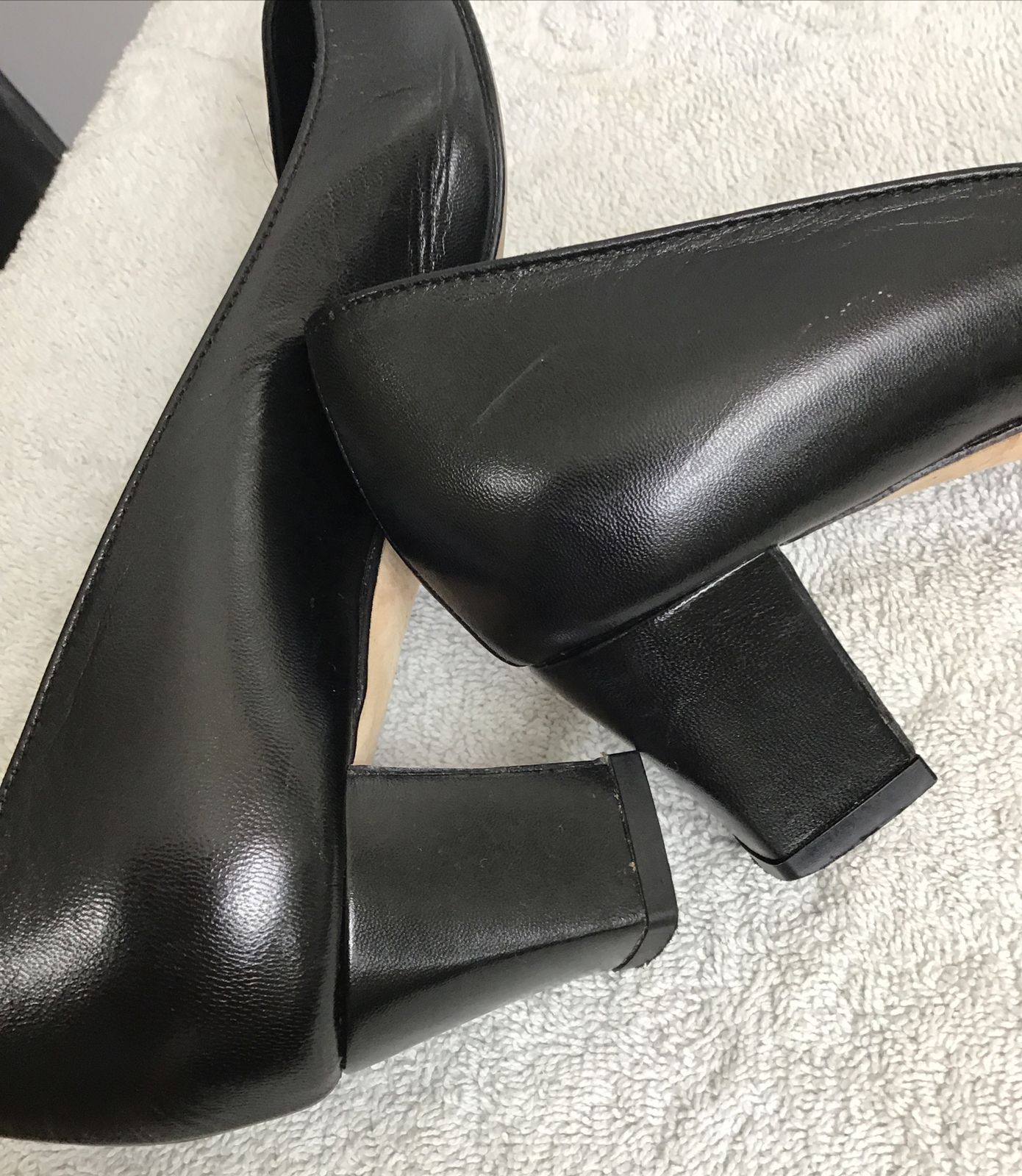 Manolo Blahnik Low Heel Black Leather Pump Semi Round Toe Size 35.5