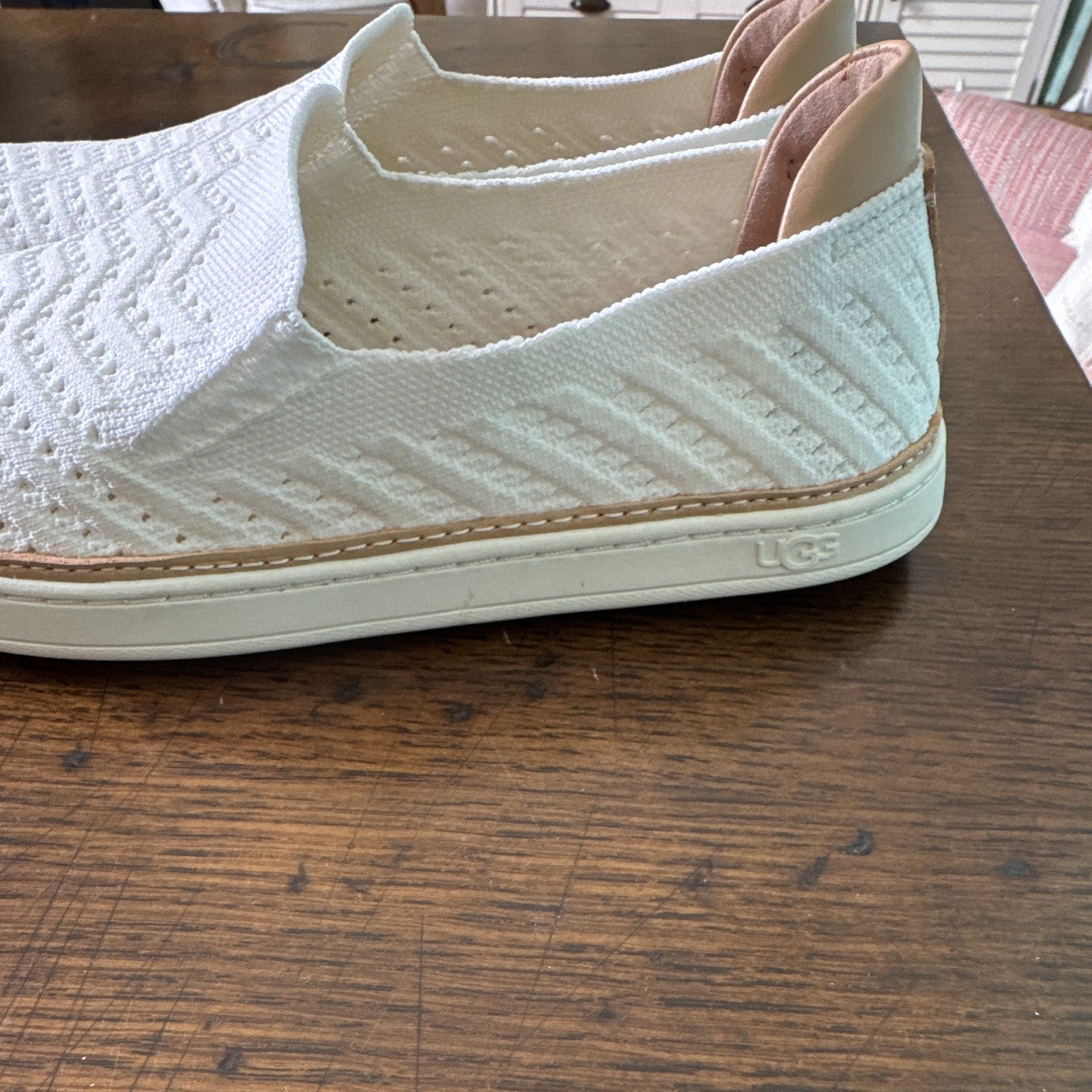 UGG Women’s Sammy 1102560 Chevron Knit Slip-On Sneakers US 7.5 EU 38.5