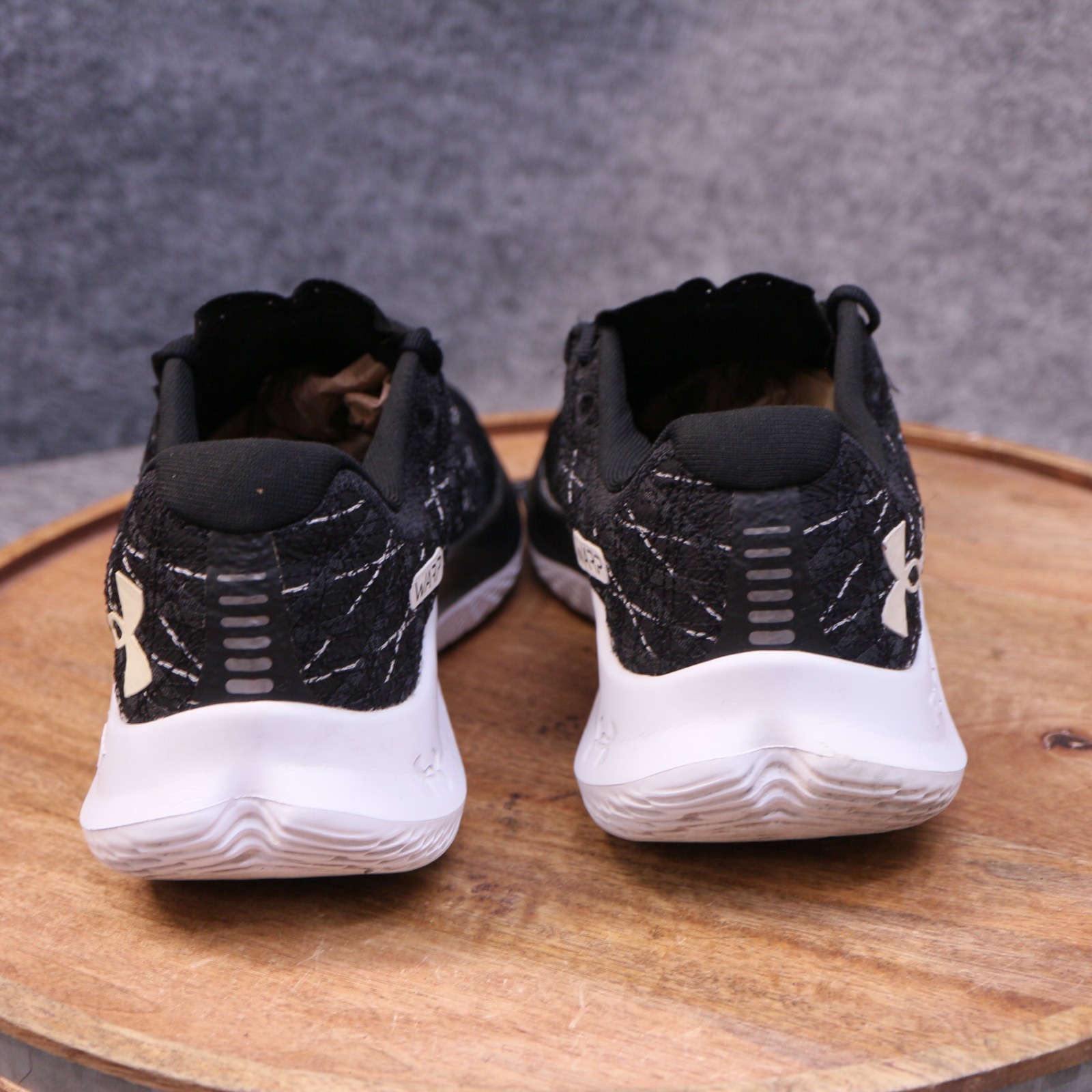 Under Armour Flow Velociti Wind 2 Women’s Size 9 3024911-003 Black Running Shoes