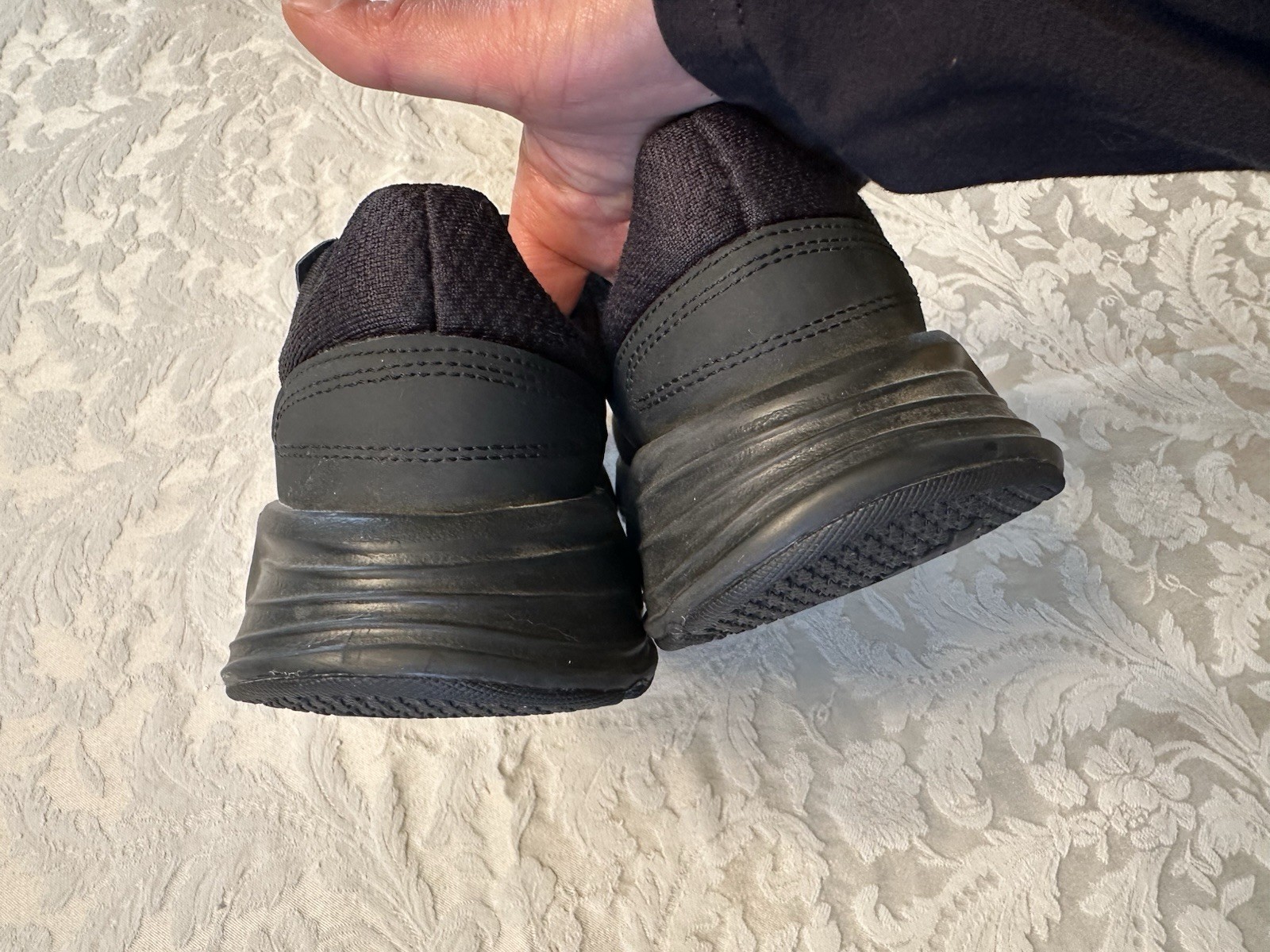 adidas shoes women 7.5 Galaxy 6 All Black Barley Worn