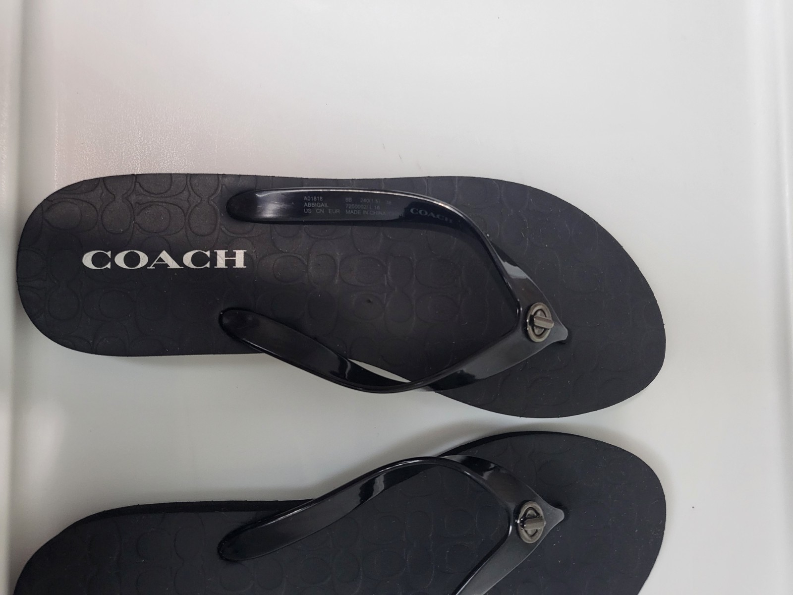 Size:8B/38 Coach Abbigail Black Turnlock Flip Flop Sandals Women