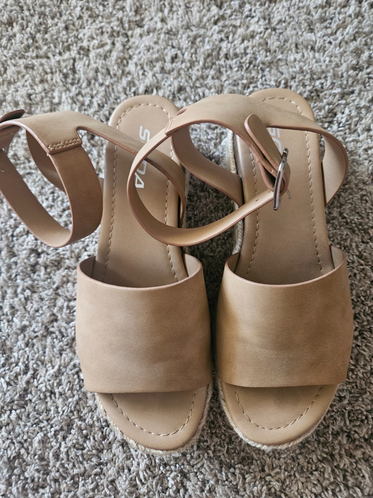 Women’s SODA Size 7 Ankle Strap Platform Wedge Sandals – Tan – Great Condition!