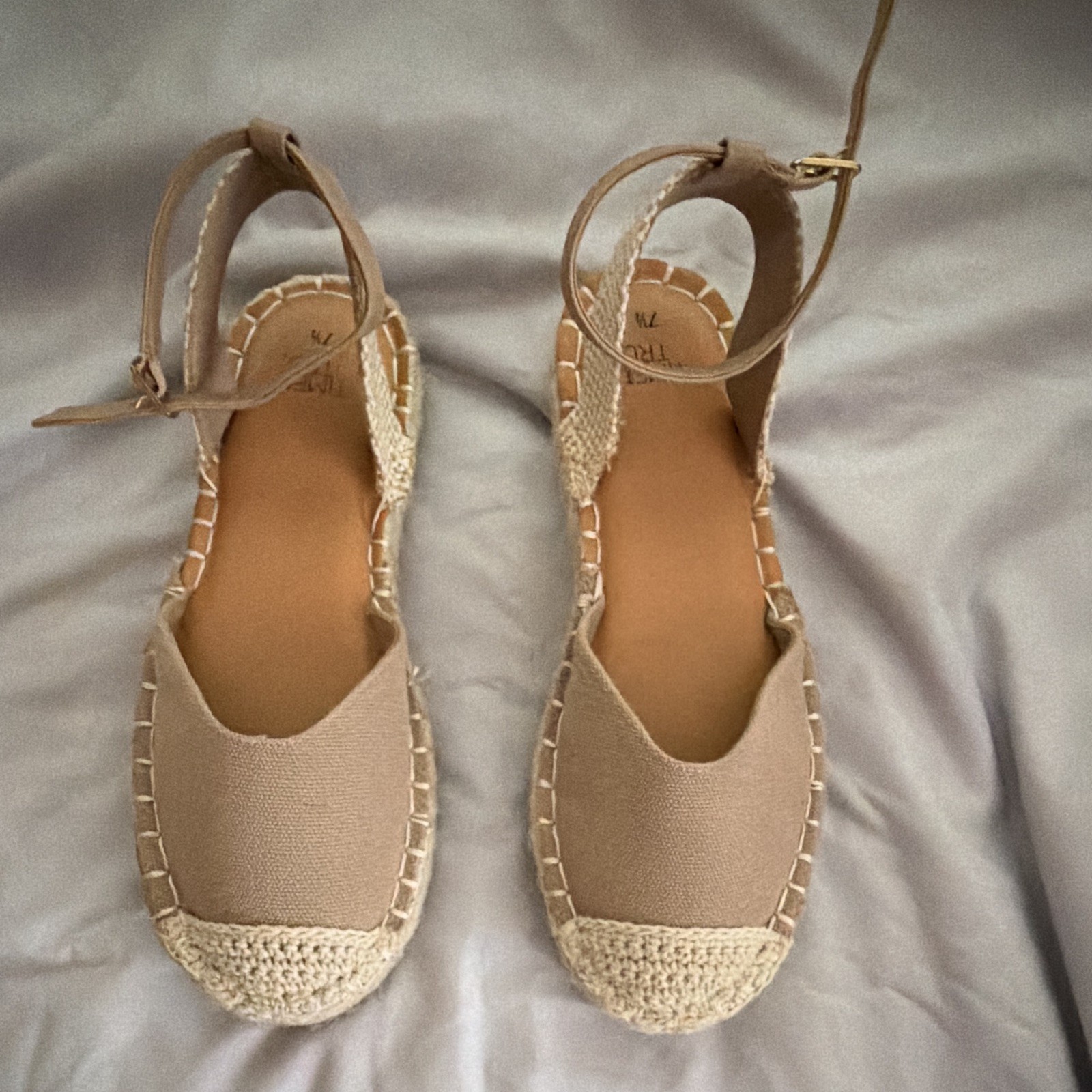 Time And Tru Women’s Beige Canvas Espadrille Sandals Ankle Strap Buckle 7.5