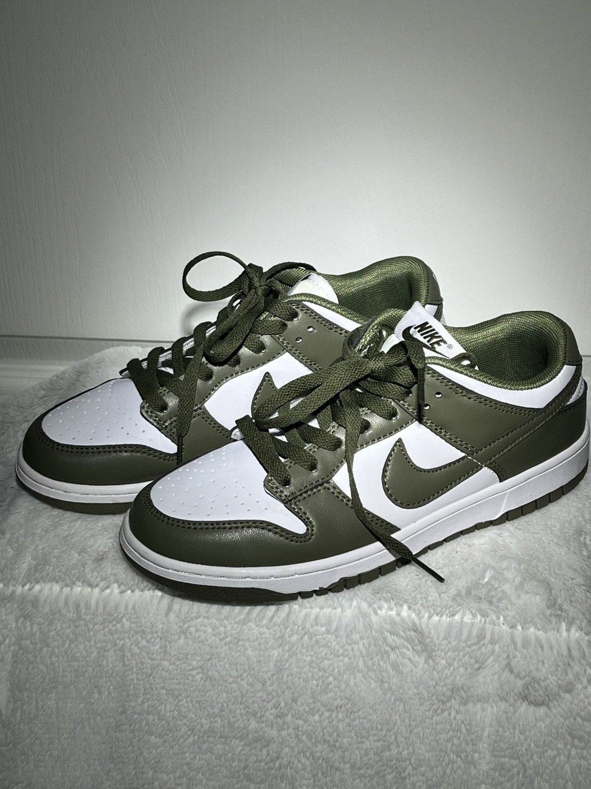 Nike Dunk Low “Medium Olive” Style DD1503-120 Women’s Size 7