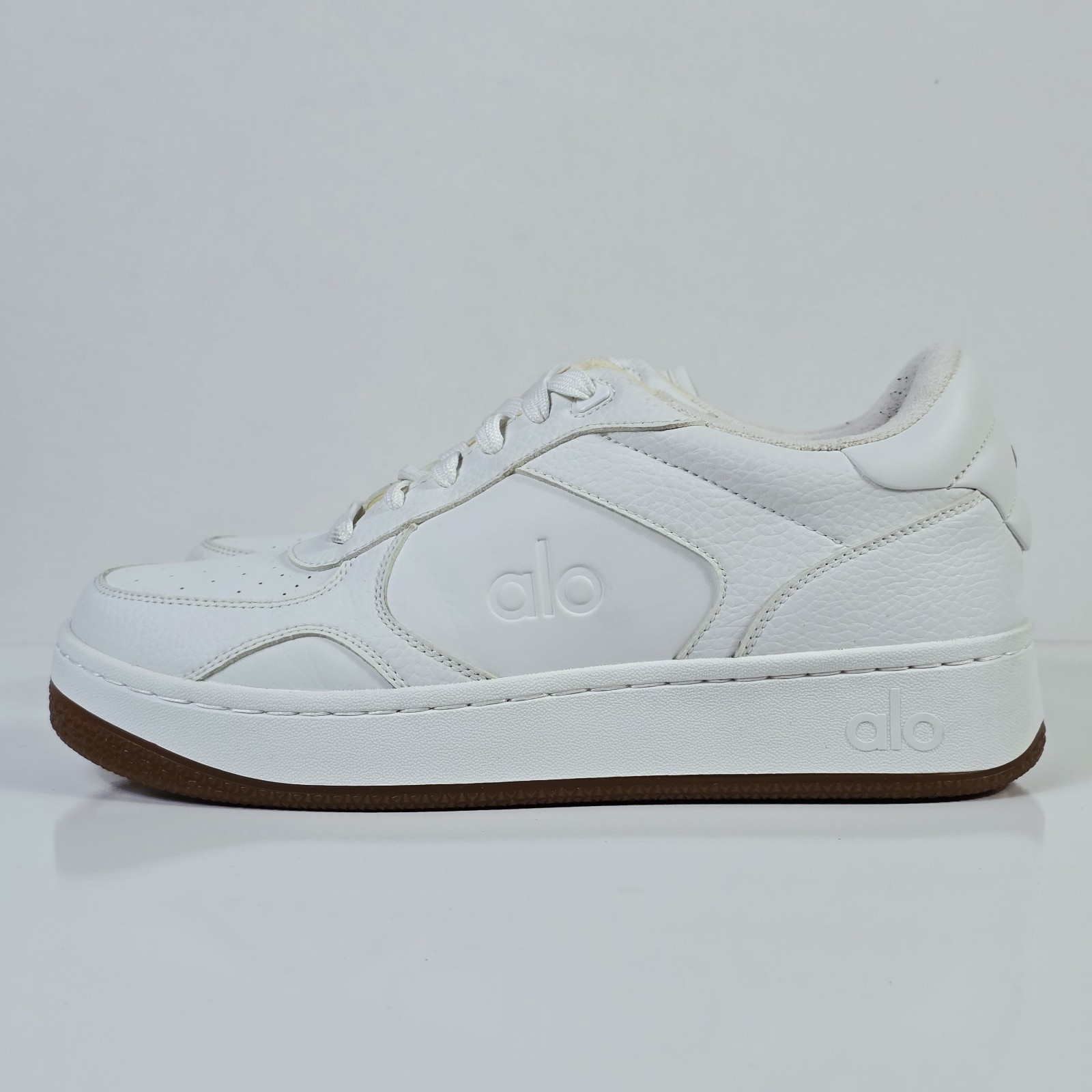 Alo Yoga Recovery Mode Sneakers Natural White Gum Sole Men’s 9 / Women’s 10.5