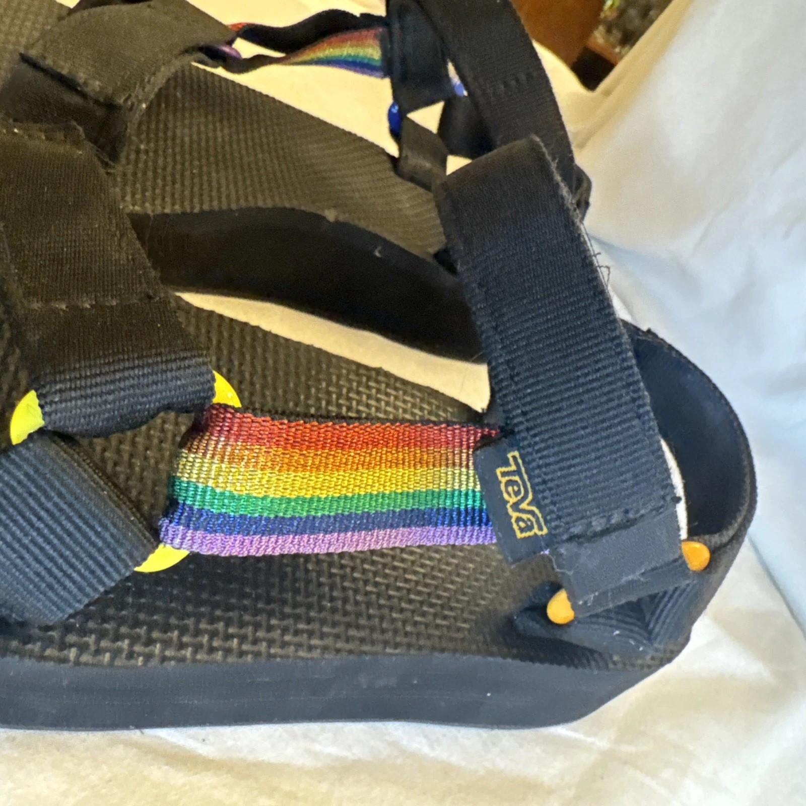 TEVA 1122010 Womens Sz 6 Midform Universal Pride Metallic Rainbow Sandals