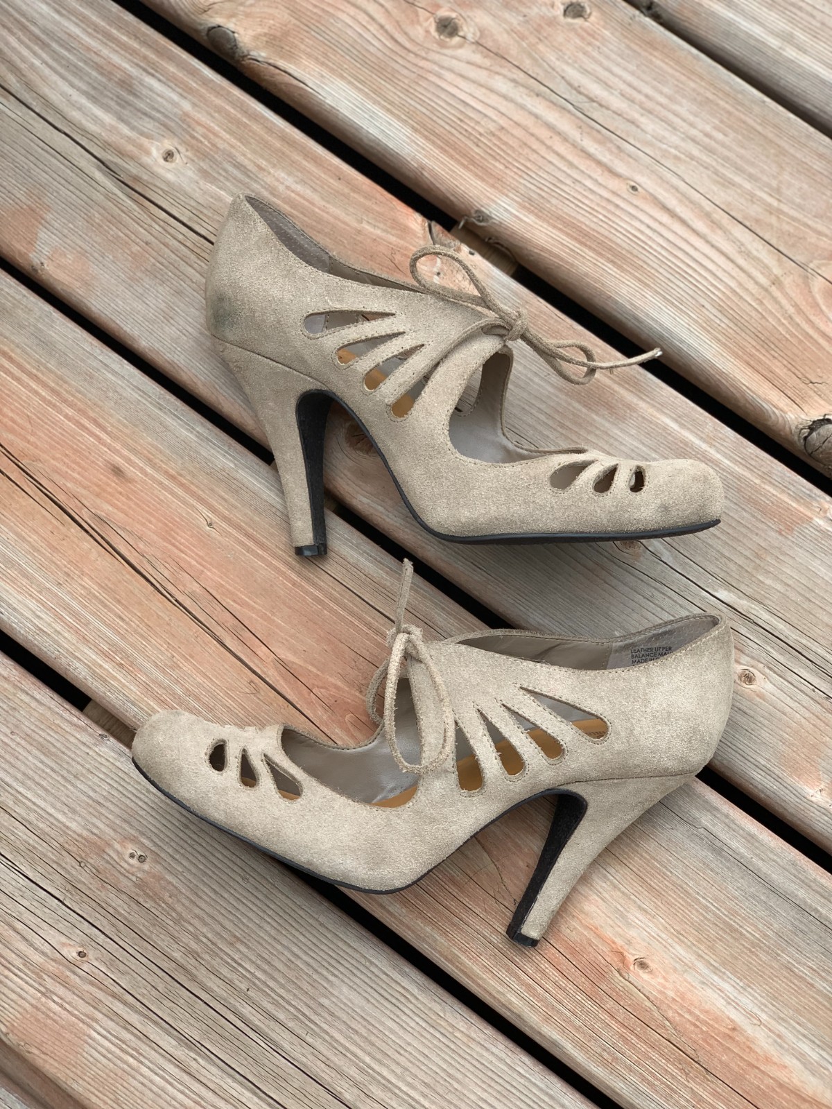 Crown Vintage Mary Jane Pumps Shoes 8.5 Tan Suede Bruges Lace Up Cut Outs Boho