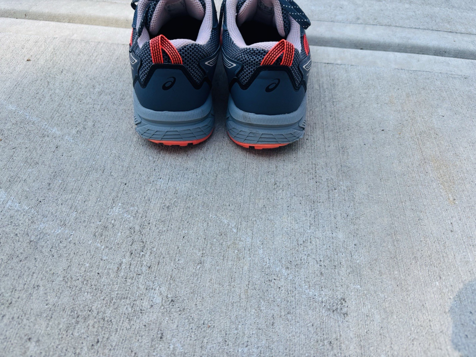Asics Gel Venture 8 Women’s Trail Running Shoes Size 8