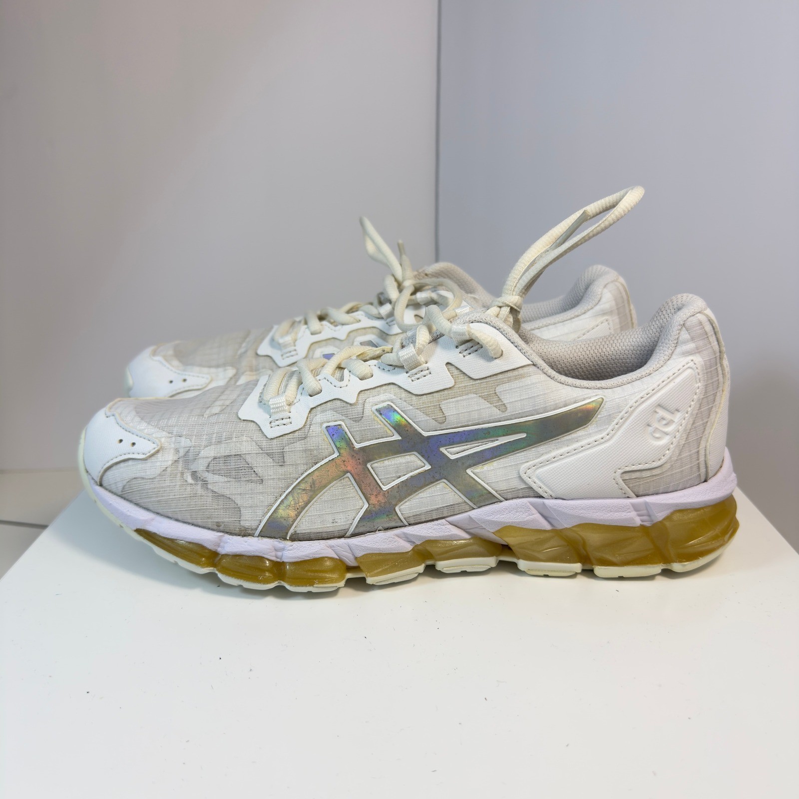 ASICS Women’s Gel-Quantum 360 6 White Gold Running Shoes Size 9.5 1202A297