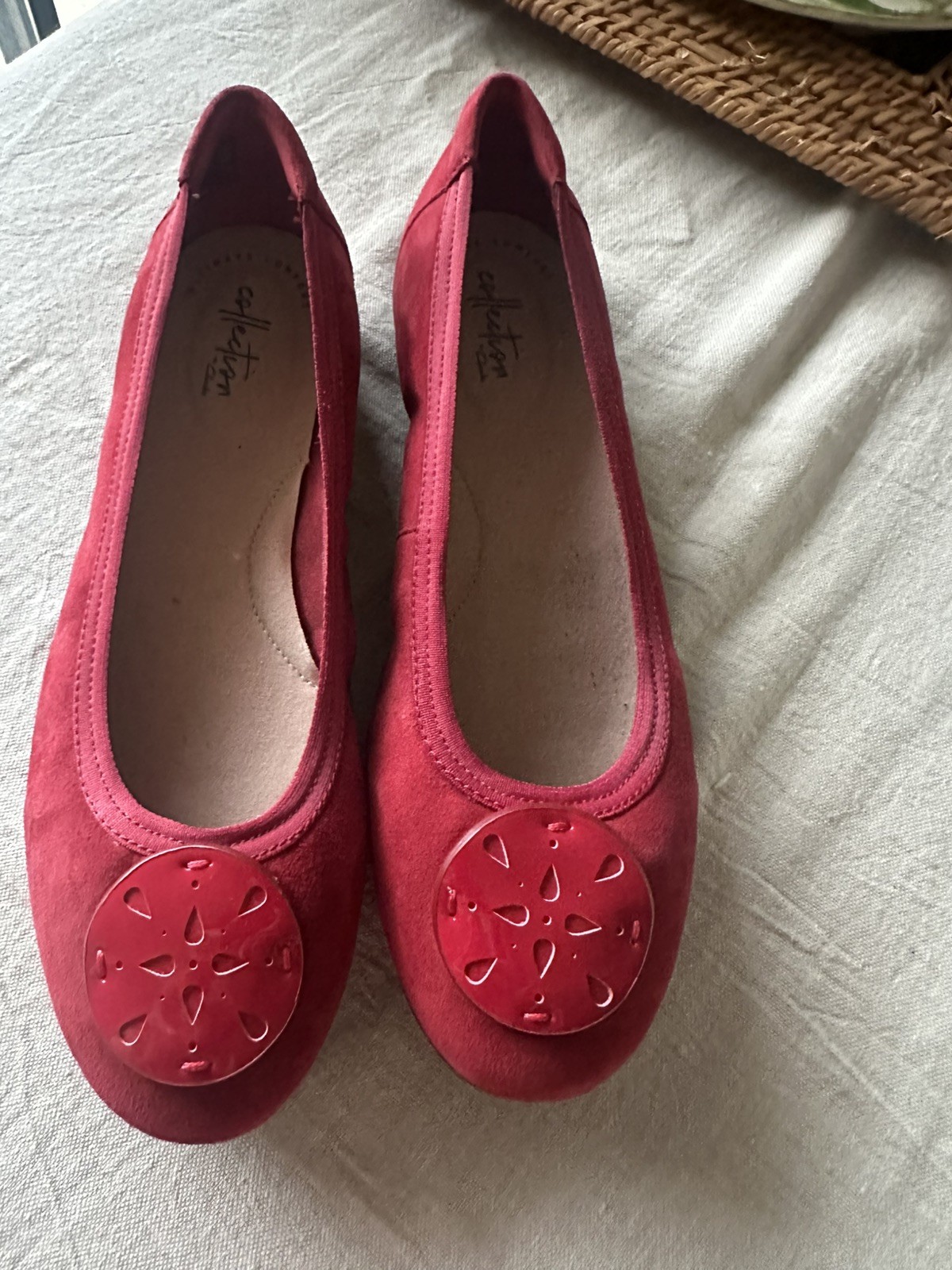 COLLECTION BY CLARKS womens red suede flat Gracelin shoe sizes 8.5 W