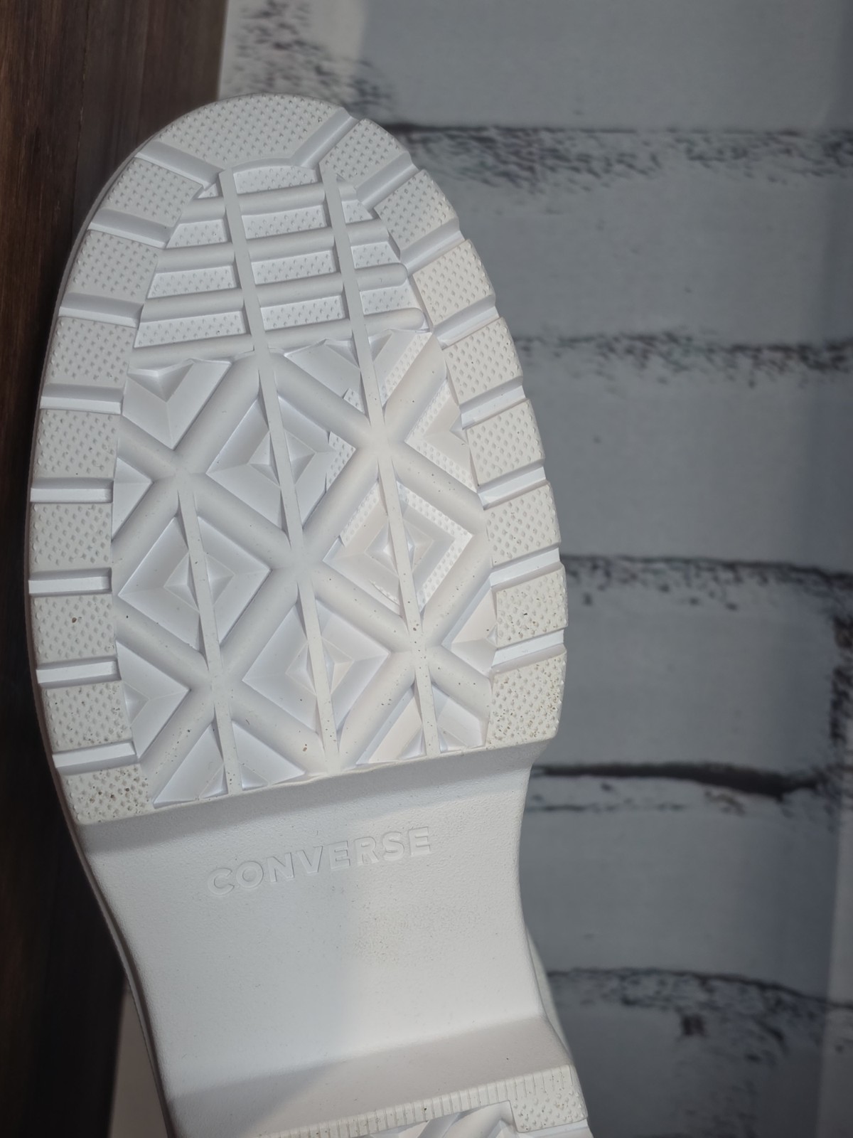 Converse Chuck Taylor All Star Lugged High Platform Women’s 7.5 White