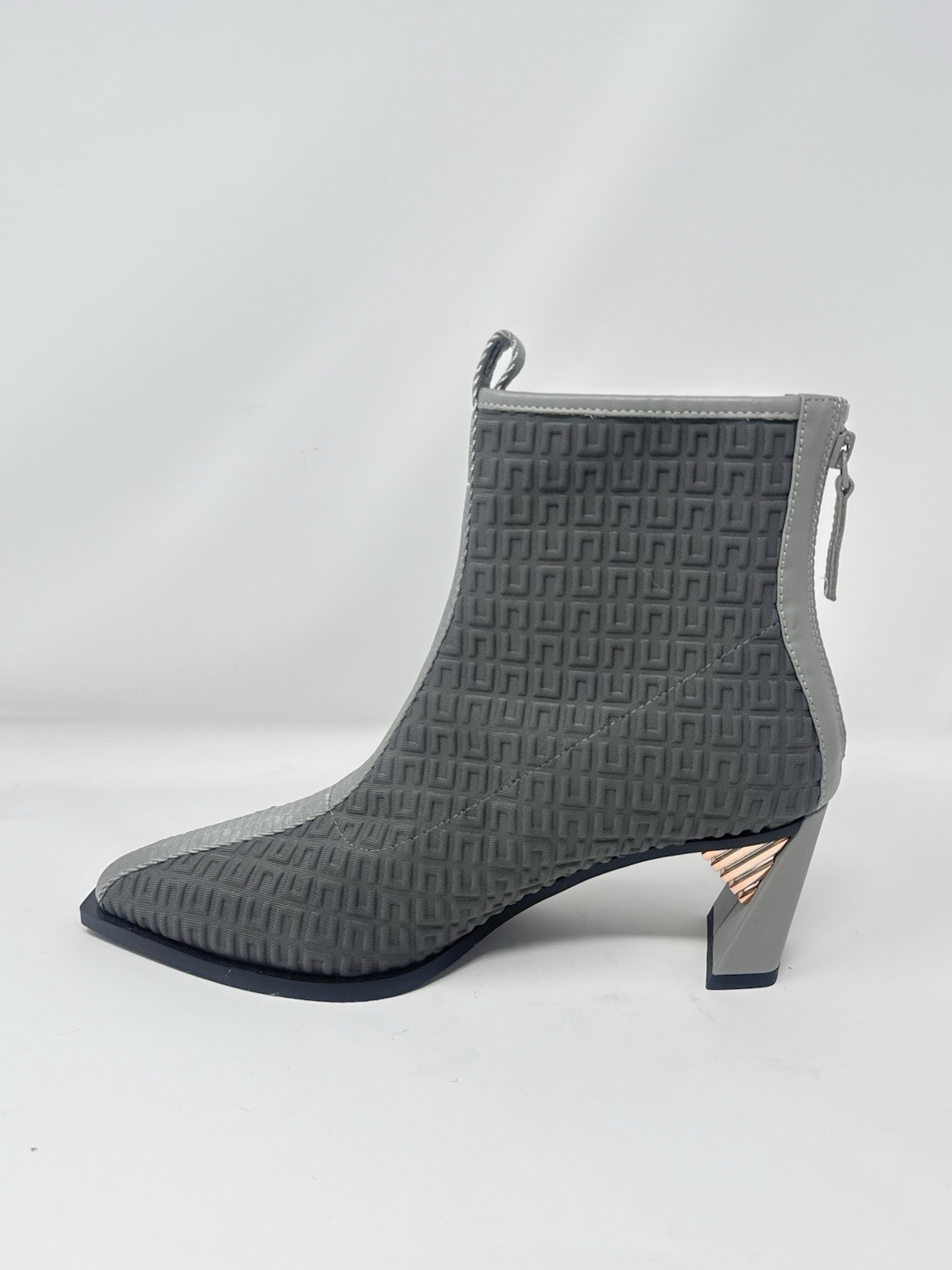 United Nude Sonar Booties Gray Silver Sculptural Metallic Heel Pointy Toe EU41
