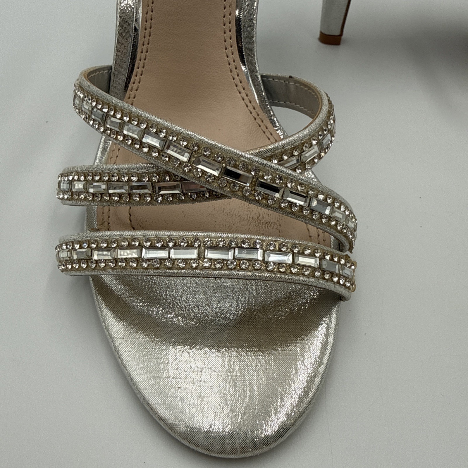 KELLY & KATIE Women’s REEKIE Silver/Rhinestone SANDALS / HEELS – Size: 7