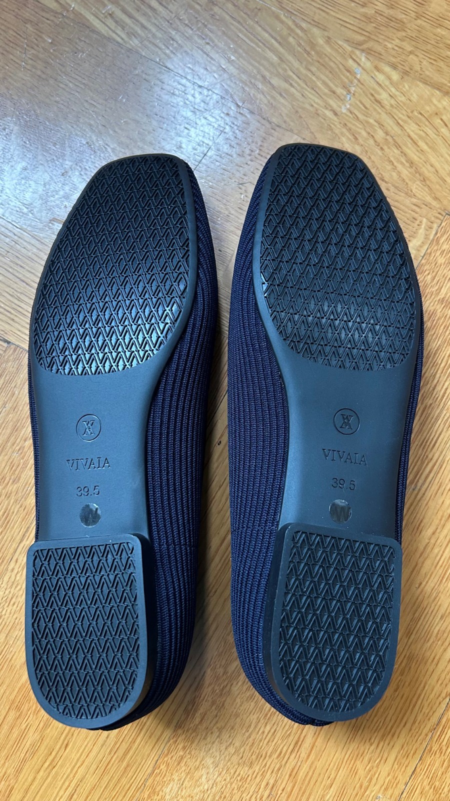 NIB Vivaia Square-Toe Margot 2.0 V-Cut Flats Blue 39.5/8.5 Wide