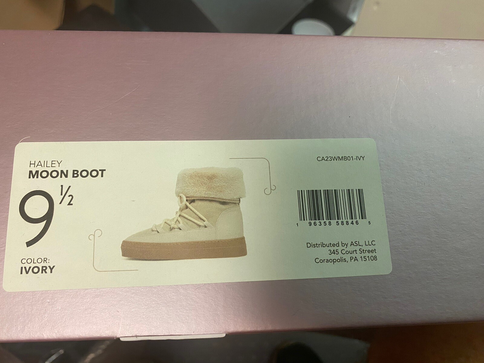 CALIA Women’s Hailey Boots, Ivory , Fur lined Insides size 9.5 NEW