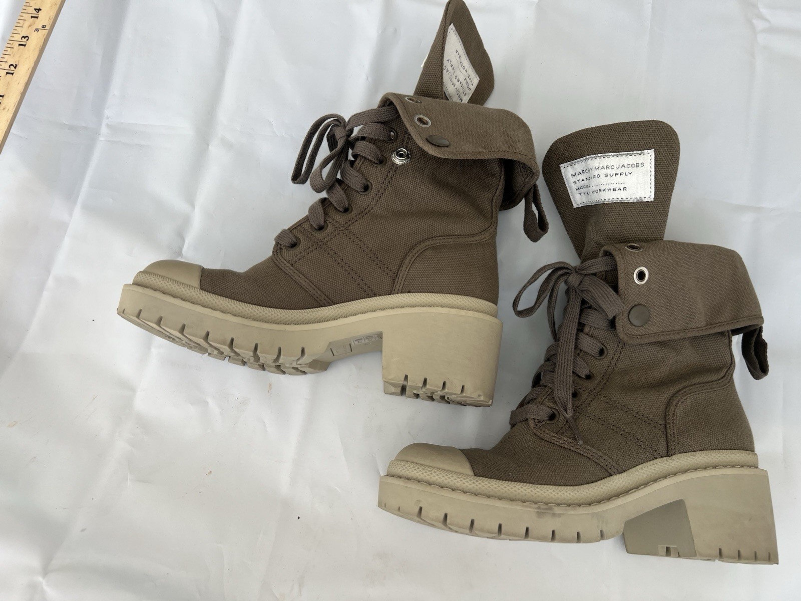 Marc by Marc Jacobs Tan fabric combat Hill/buttons on the side – Lace Up