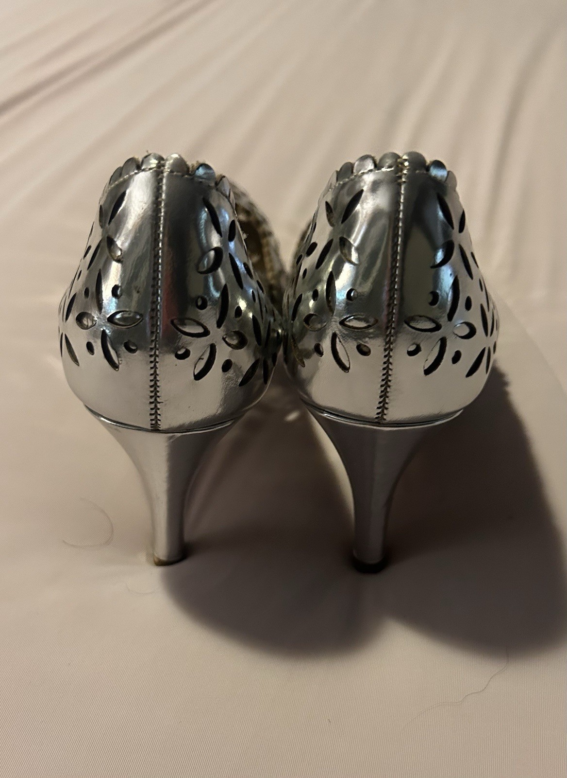 Boden Women’s Silver Leather Cut-Out Scalloped Pointed Toe Slip-On Pumps US 6